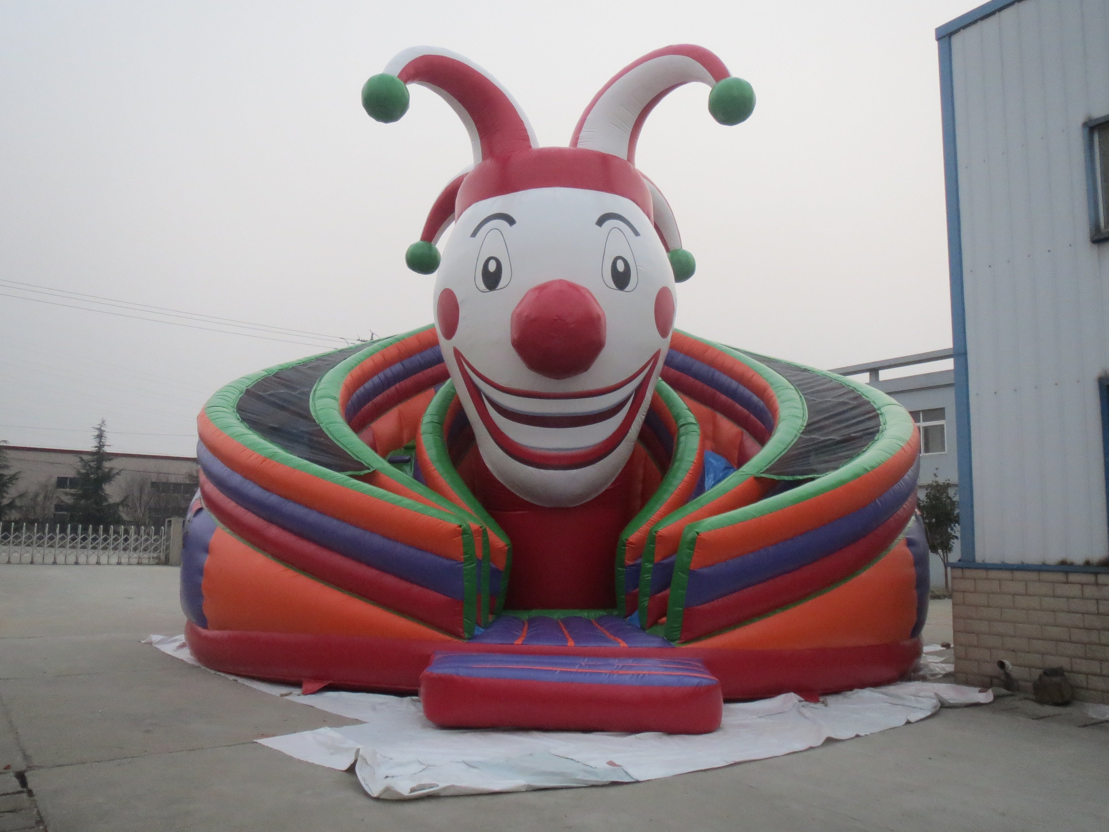 Riesenrutsche Clown / Zirkus