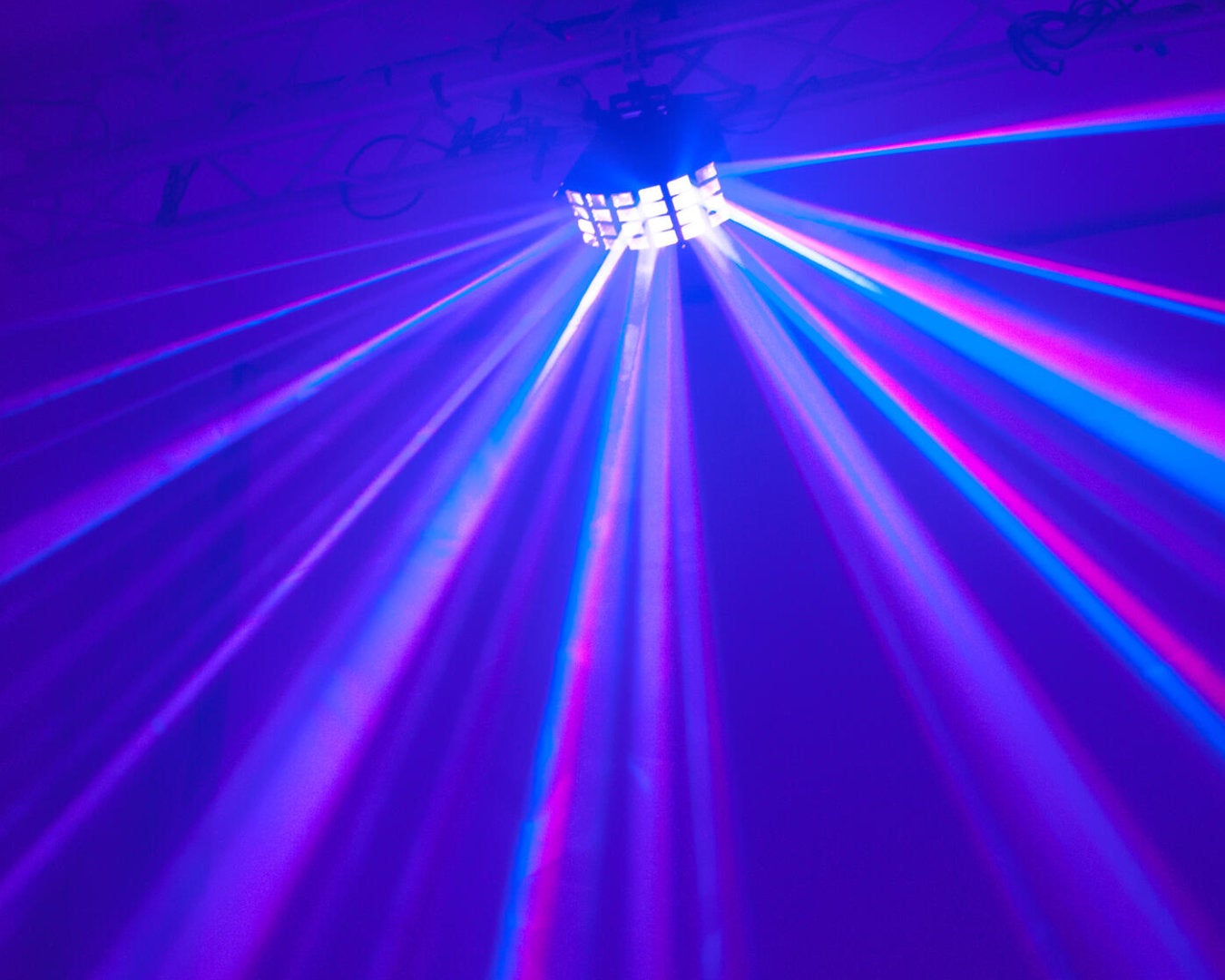 Lichtset B LED Lichtanlage Lichttechnik Licht Partybeleuchtung Scheinwerfer Nebelmaschine – 3