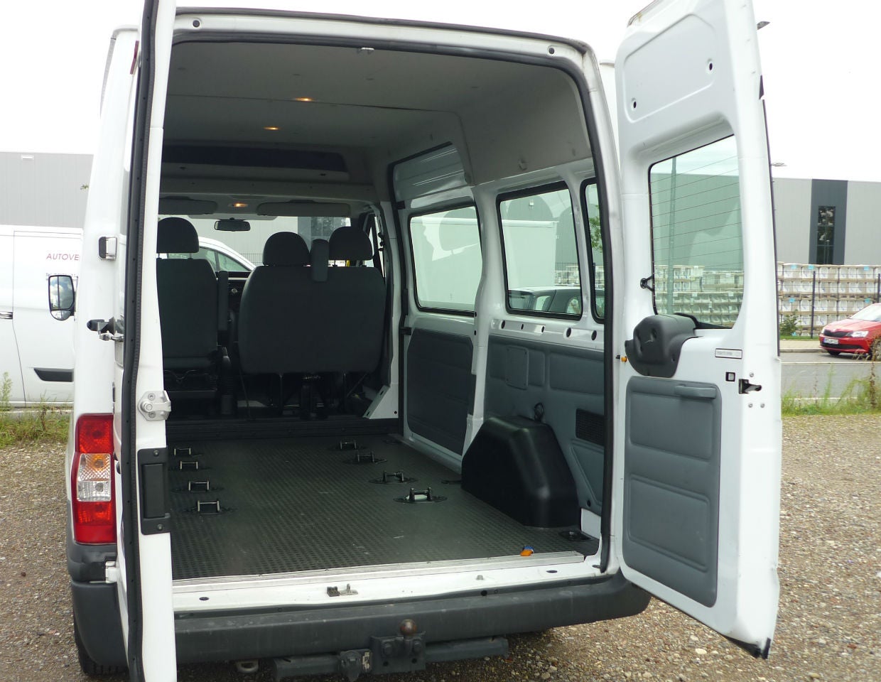 Transporter / Sprinter / Transit Kastenfahrzeug mit Ladelänge 3m; Klima, AHK; 3-Sitzer; Sondertarife – 3