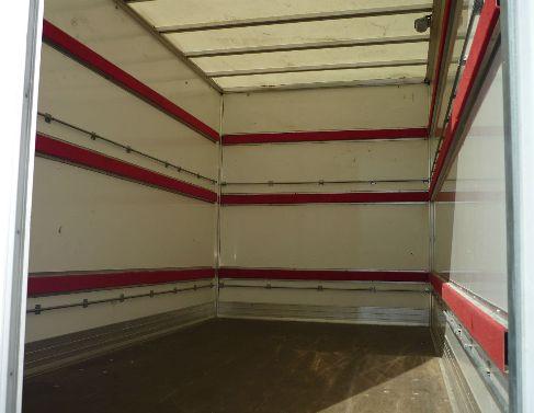 Ihr Umzugsfahrzeug - Transporter mit Kofferaufbau, ideal für Umzüge – 3
