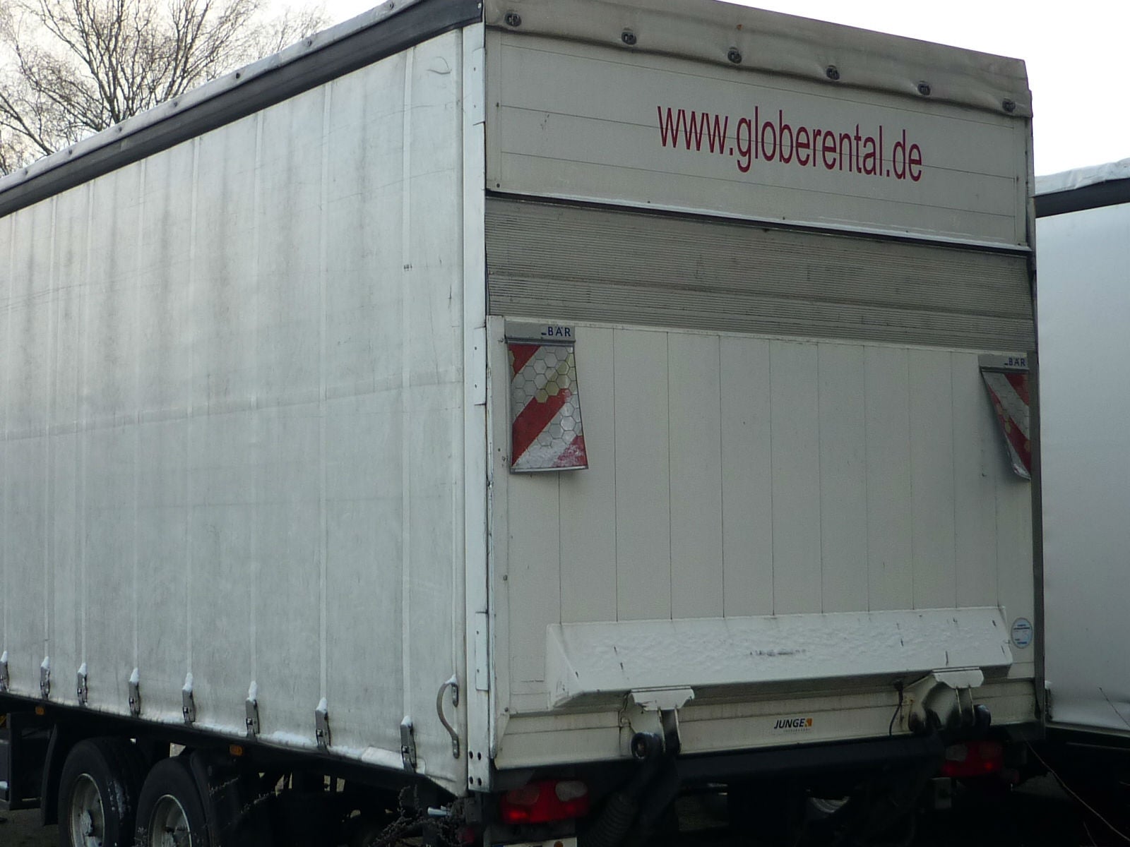 10,5to Zentralachsanhänger 7,20m SchiebePlane, Durchlader und Ladebordwand