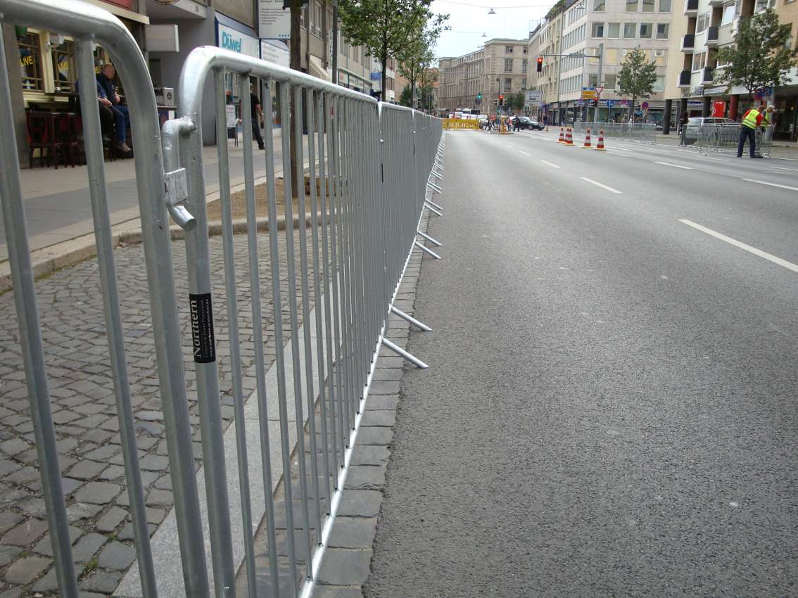 Mannesmanngitter, Mannesmann Gitter, Demogitter, Demo Gitter, Luxemburgergitter, Luxemburger Gitter, Absperrgitter, mobile Absperrung, Mannheimergitter, Mannheimer Gitter, Drängelgitter, Drängel Gitte – 2