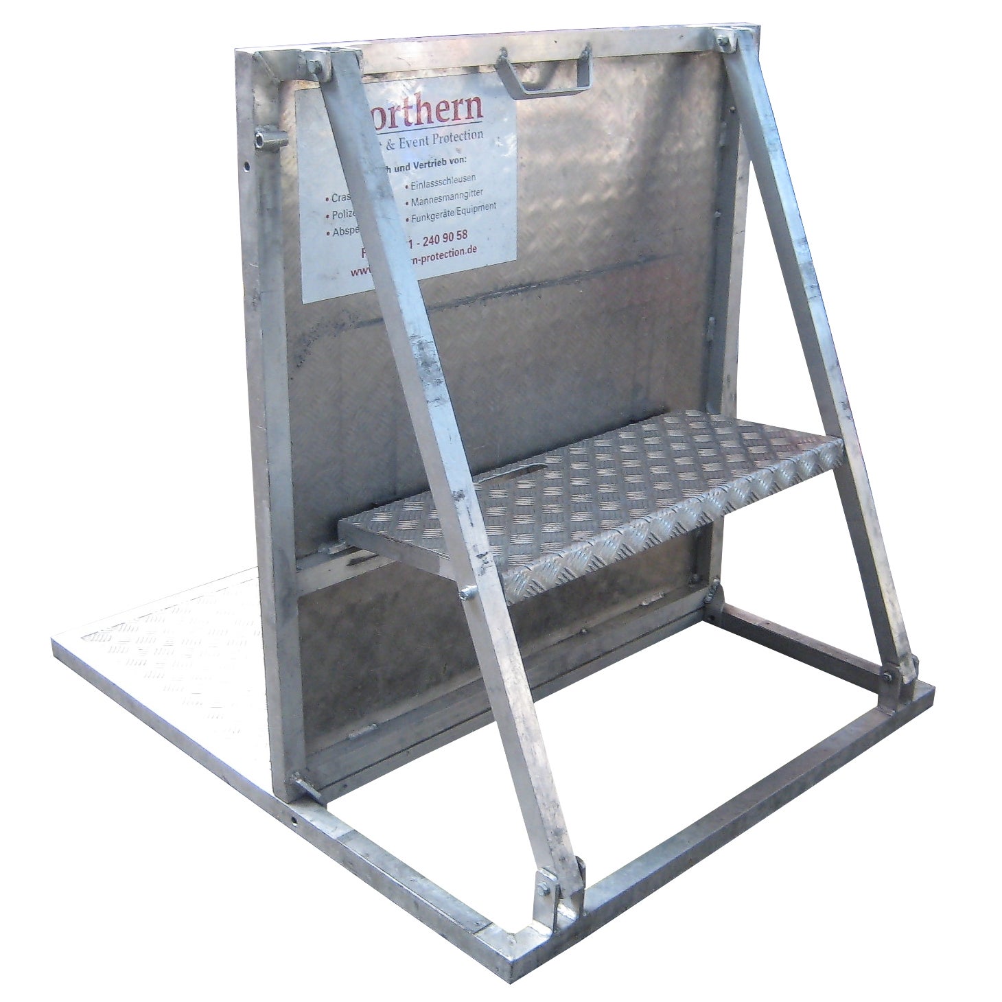 Crash Barrier, Absperrung, Crashbarrier, Stage Barrier, Stagebarrier, Demogitter, Bühnengitter, Grabengitter, mobile Absperrung, Absperrungen, Barricade, Barricades, Barrikade, Blockade, Wellenbrecher – 2