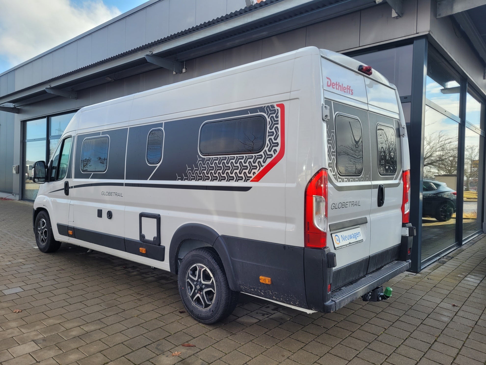 Dethleffs Globetrail 640 Autom. m. Schwenkbad/Solar – 4