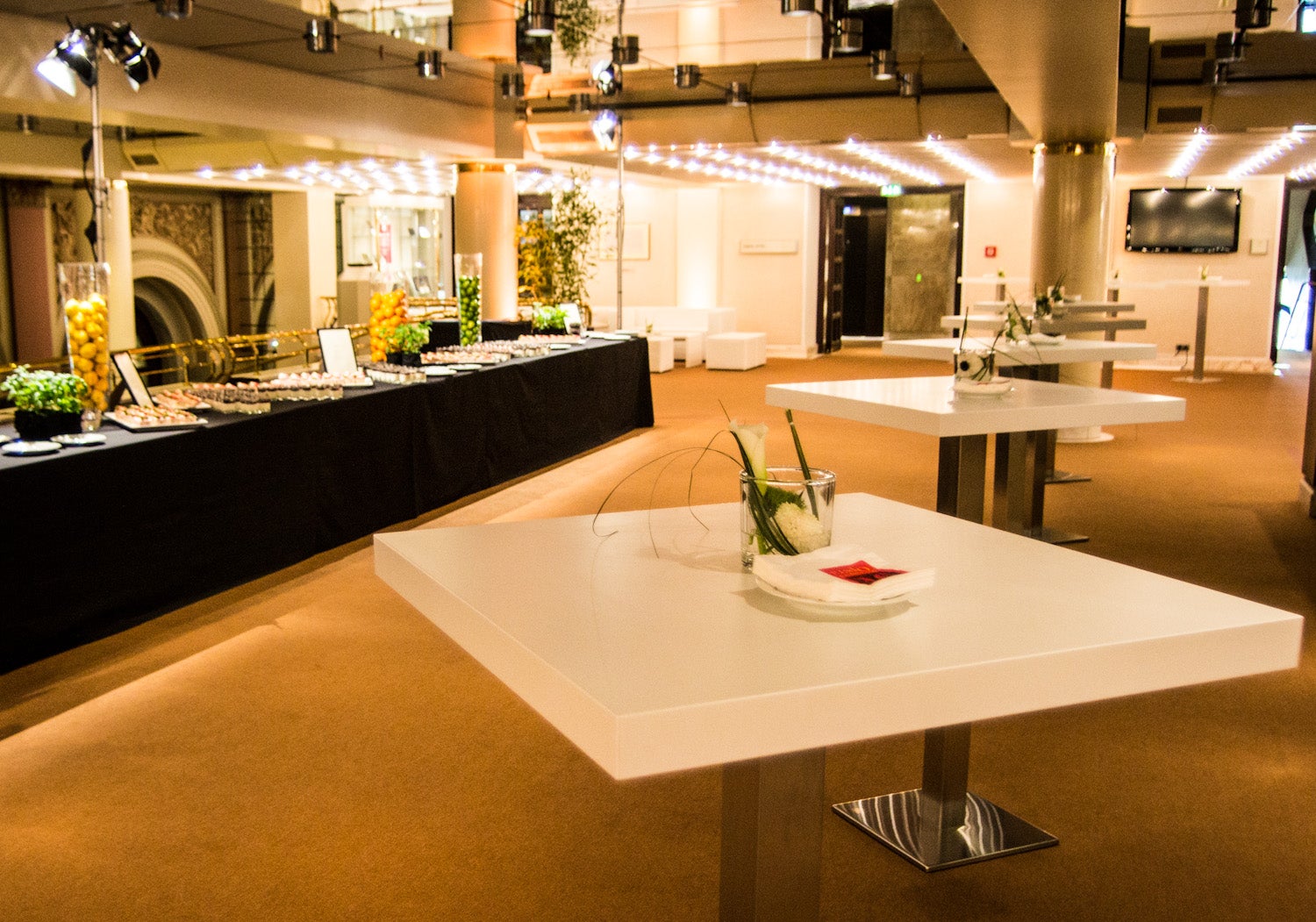 Stehtisch eckig, INOX BAR in matt-weiß und Edelstahl – 2