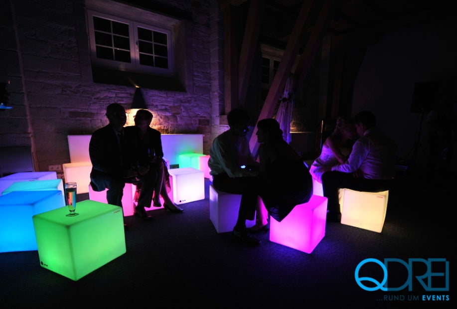 LED Lightcube / Sitzwürfel / Loungehocker (leuchtend in allen Farben) – 2