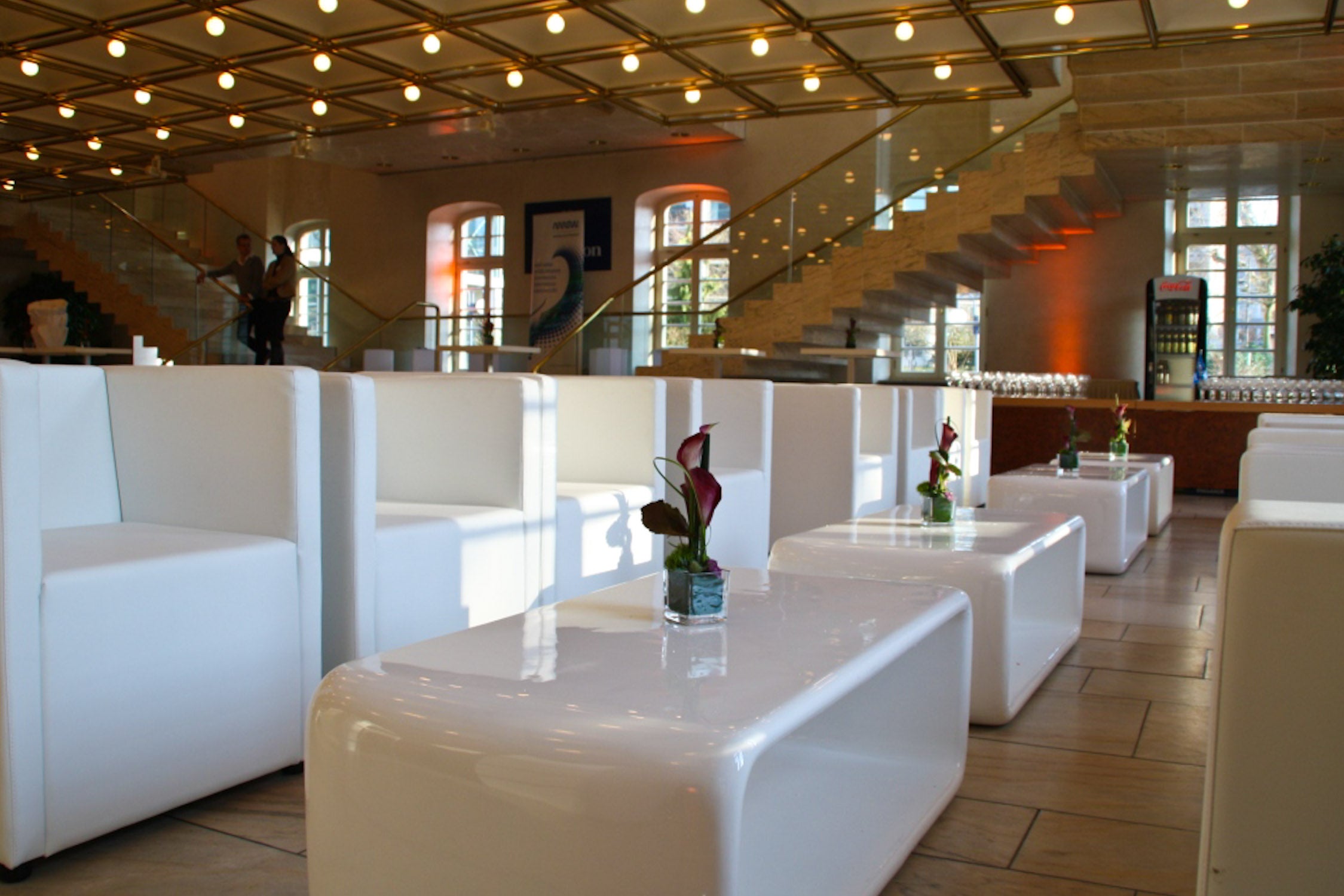Loungesessel / Cocktailstuhl / Clubsessel QUBIC1 in weiß – 4