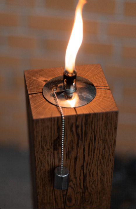Fackelsäule mieten – Eiche Massivholz, Handarbeit, 90 cm – 2