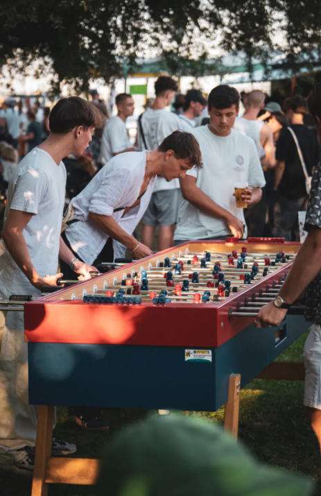 XXL Tischkicker mieten – Kickertisch für bis zu 8 Spieler – 2