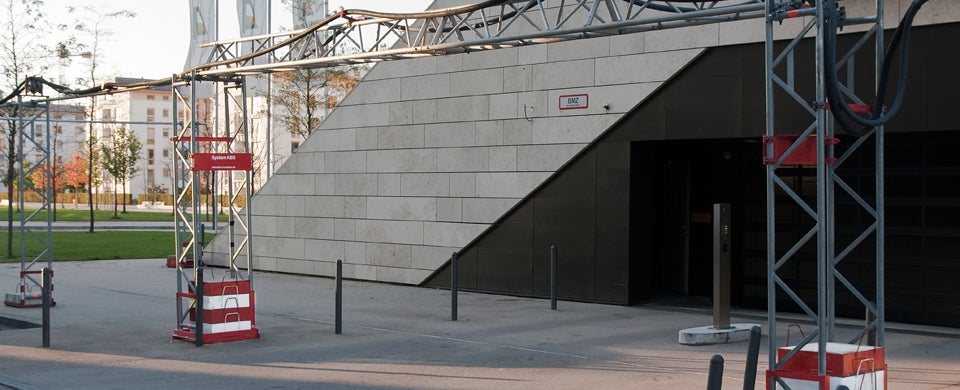 Kabelbrücke, Straßenüberquerung, Straßenüberspannung, Zufahrtsüberspannung