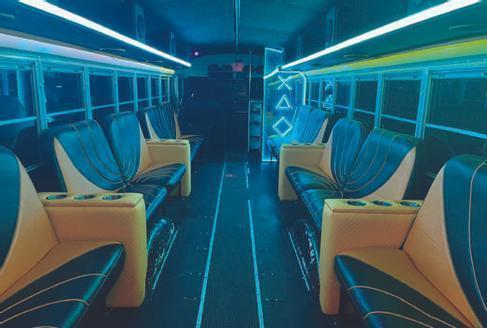 Amerikanischer Schulbus - Partybus - Party Schoolbus mieten in ganz NRW – 3