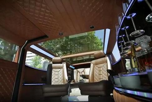 Luxus Hummer H2 mit Jetdoor und Panoramadach – 4