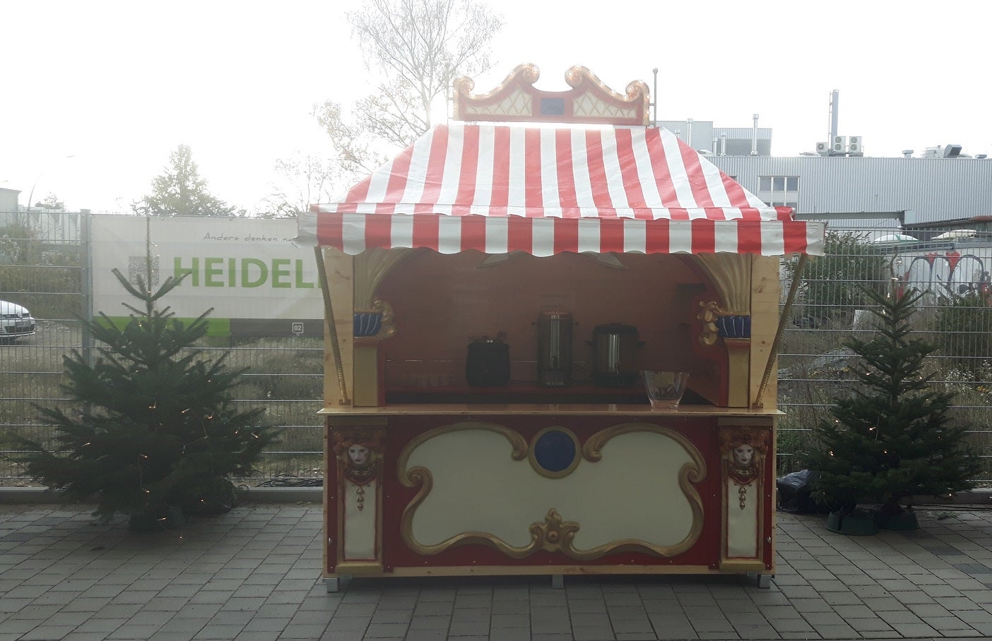 Nostalgie-Bude ~ Nostalgiebude ~ nostalgische Bude ~ Catering ~ Marktbude ~ Dosen werfen ~ Pfeil werfen ~ Ringe werfen ~ bei spass-events