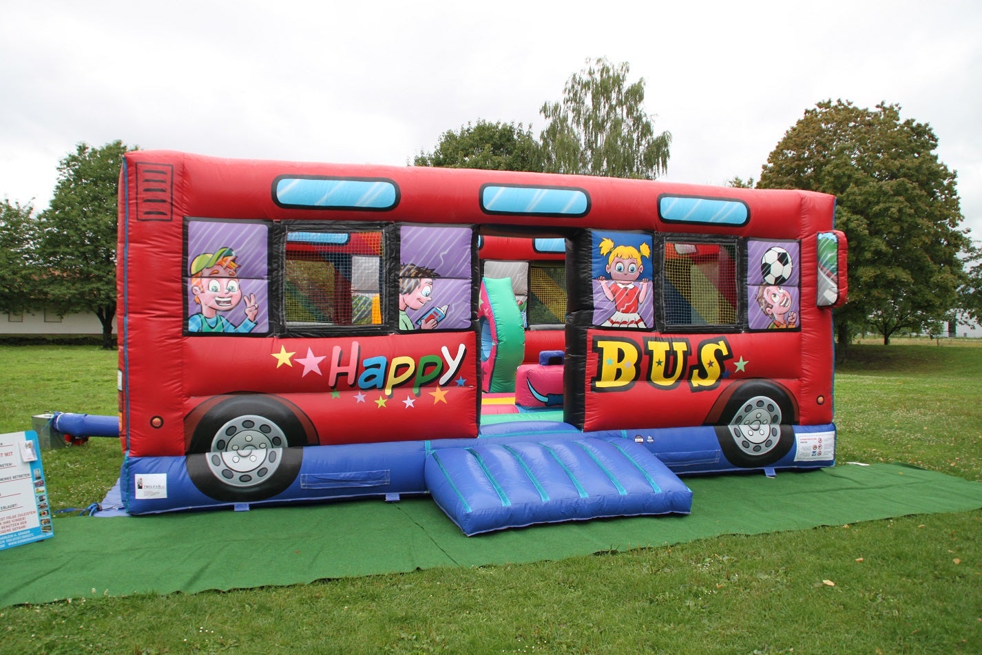 Hüpfburg ~ Happy Bus ~ Springburg ~ Multiplay ~ bei spass-events