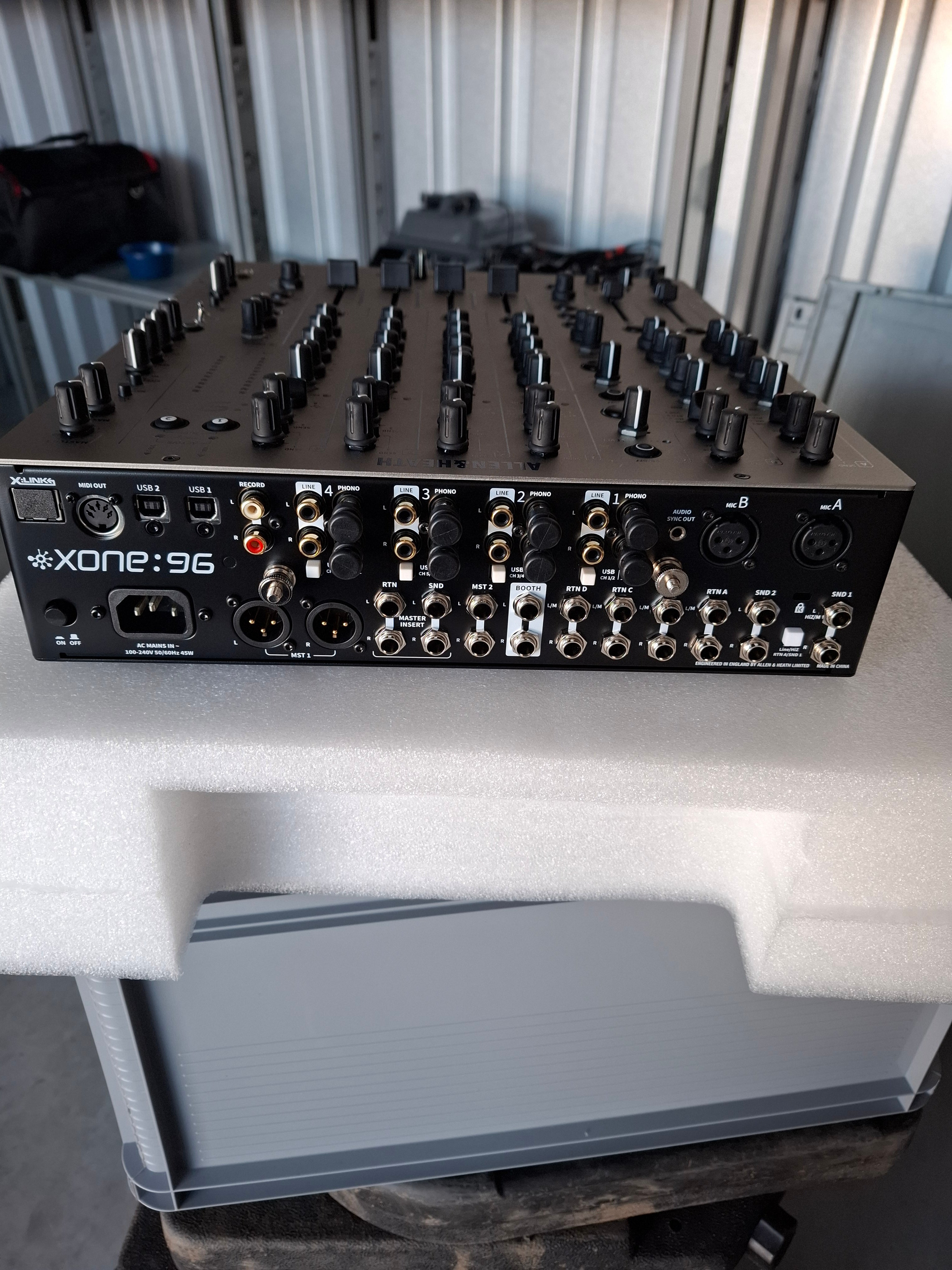 Allen & Heath Xone:96 / Dj Mixer – 4