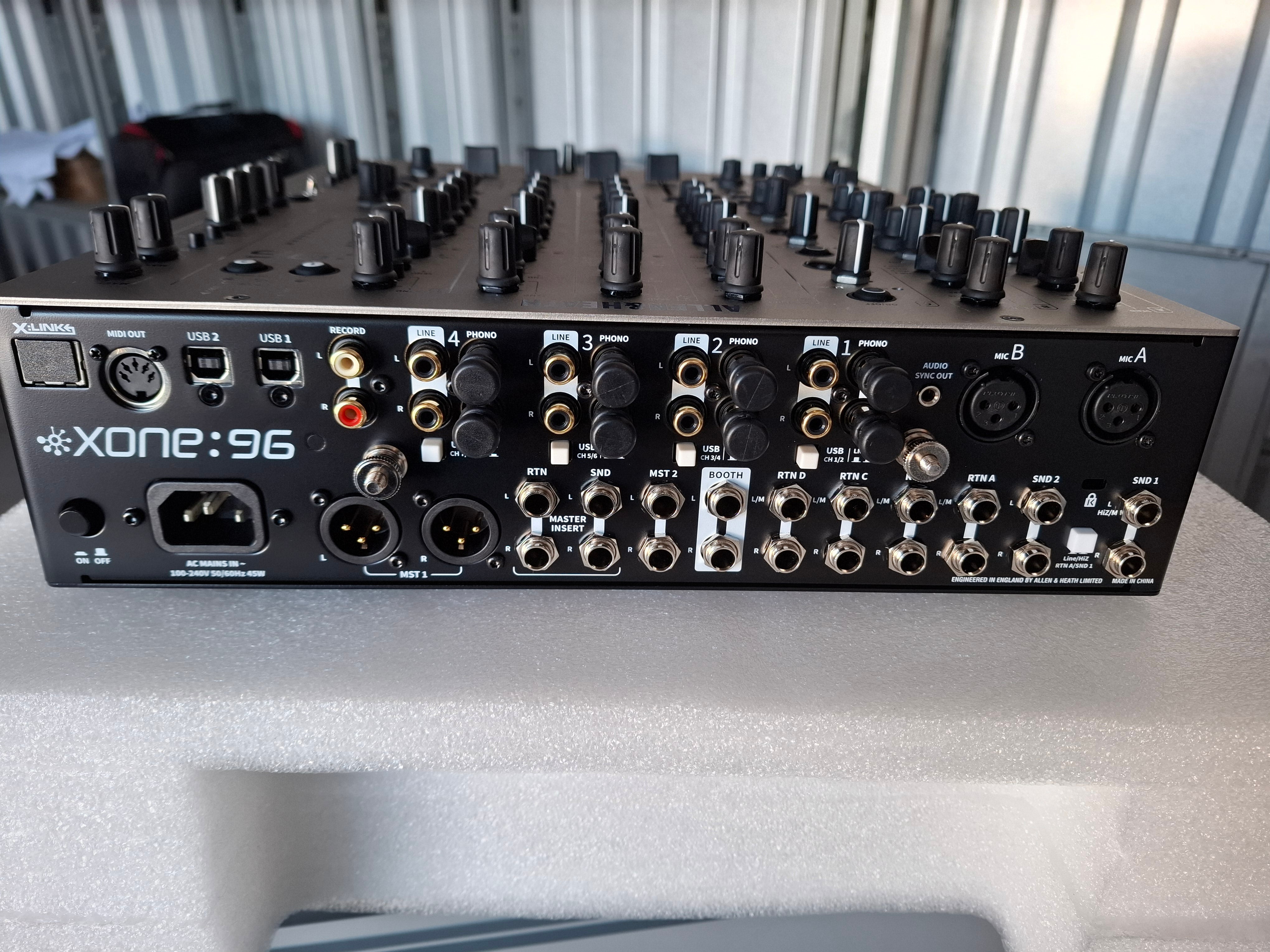 Allen & Heath Xone:96 / Dj Mixer – 2
