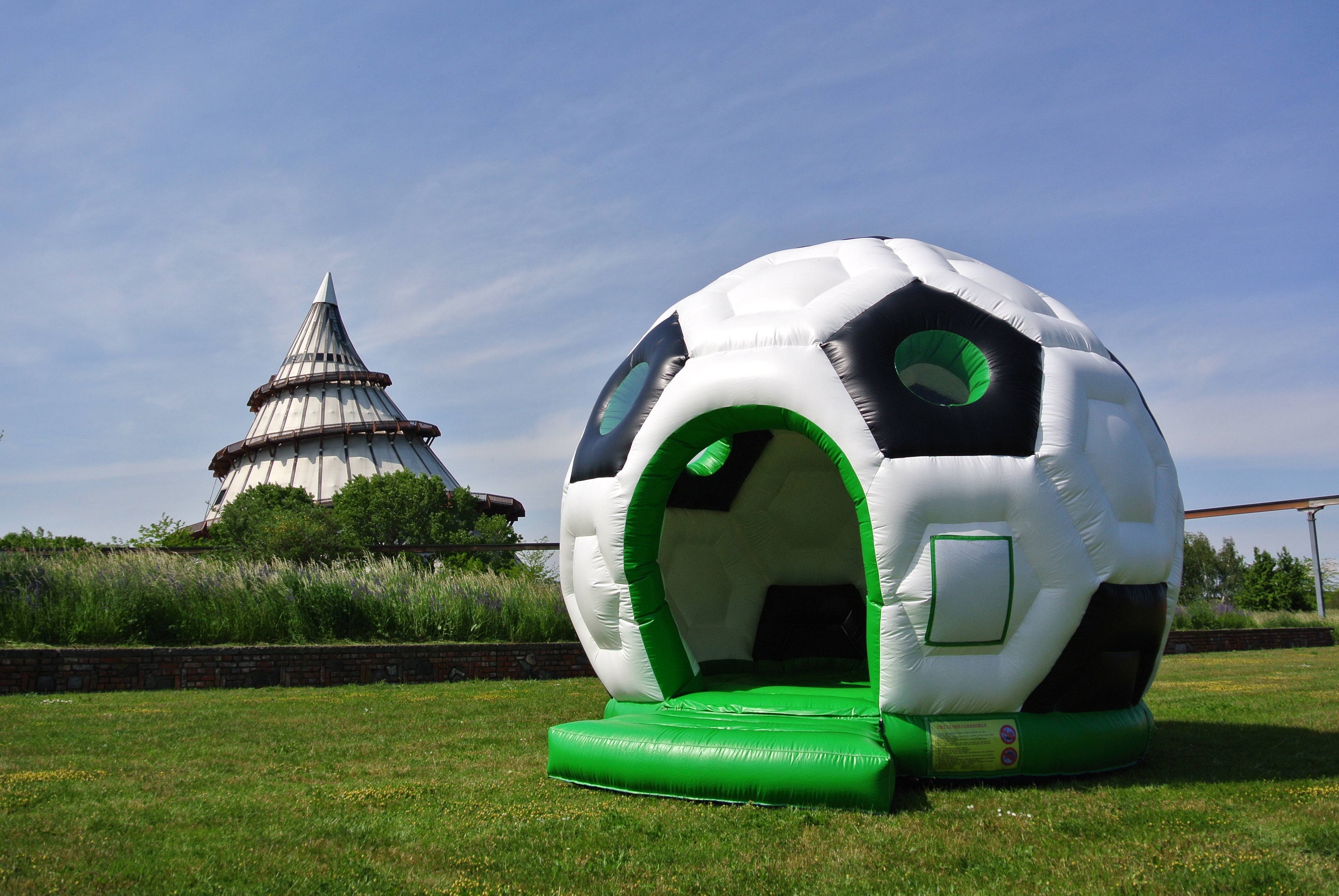 Hüpfburg  "Fußball" 5,20 x 4,00 m – 3