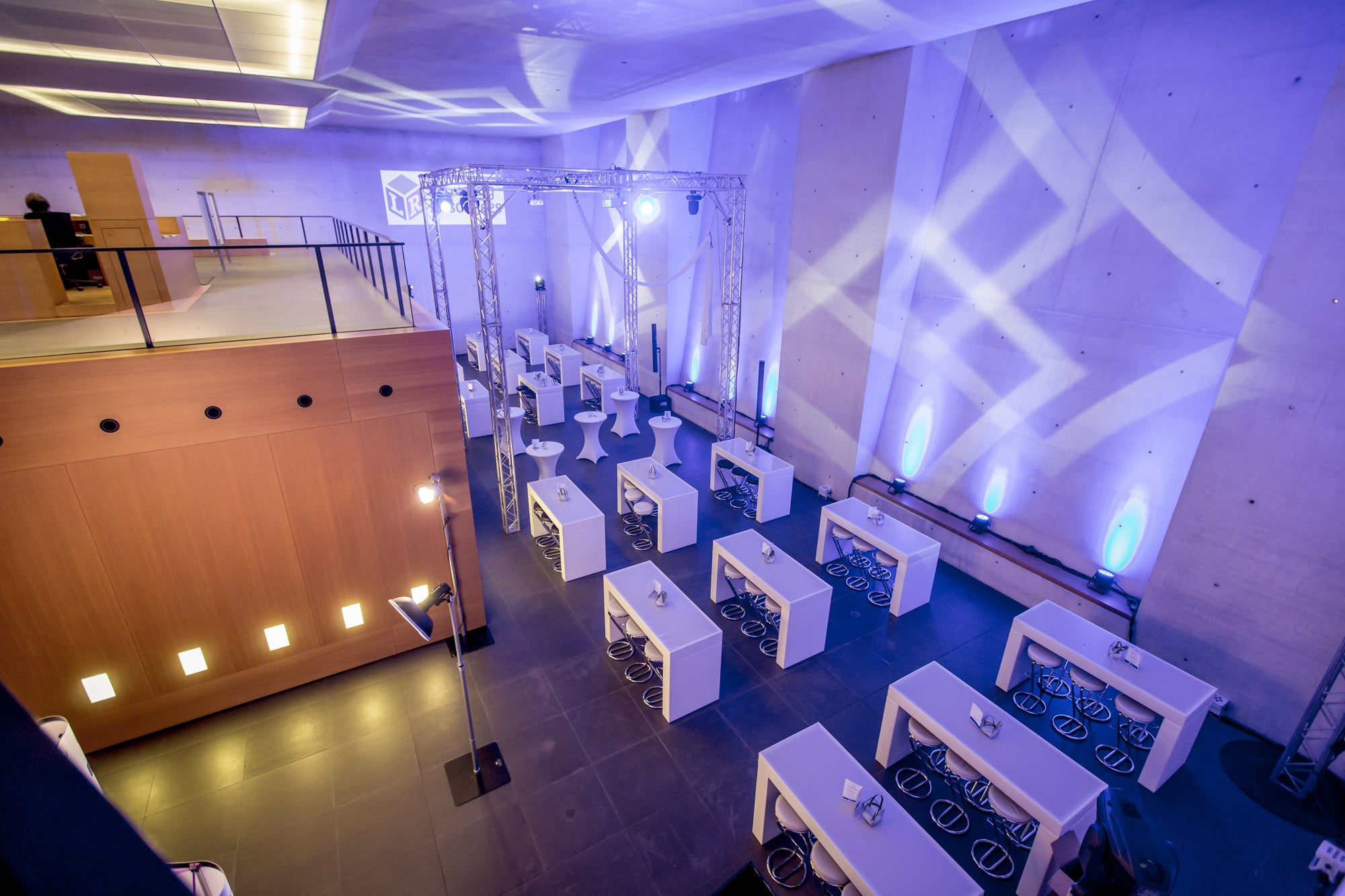 Lounge-Stehttisch | Hoch-/Brückentisch | Stehtischbrücke – 4
