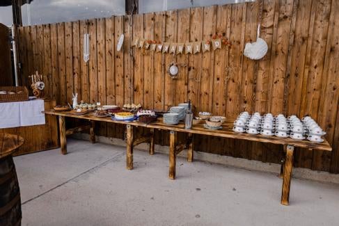 Holztisch – 3