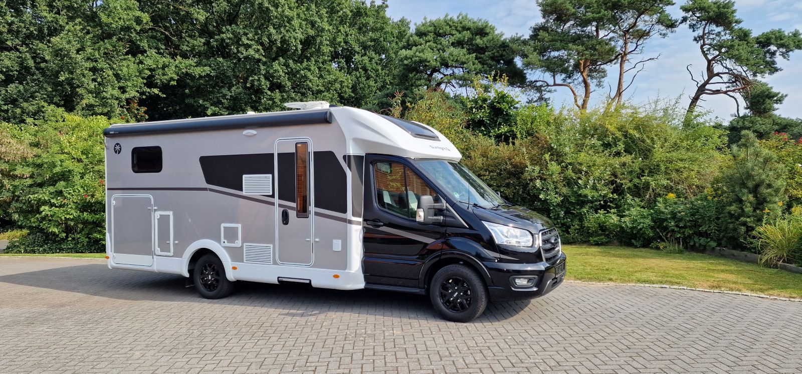 Wohnmobil Sunlight T 680 Automatik mit vollautomatischer Sat Anlage, Doppel Din Radio, Navi, Rückfahrkamera, Fahrradträger und Markise – 2