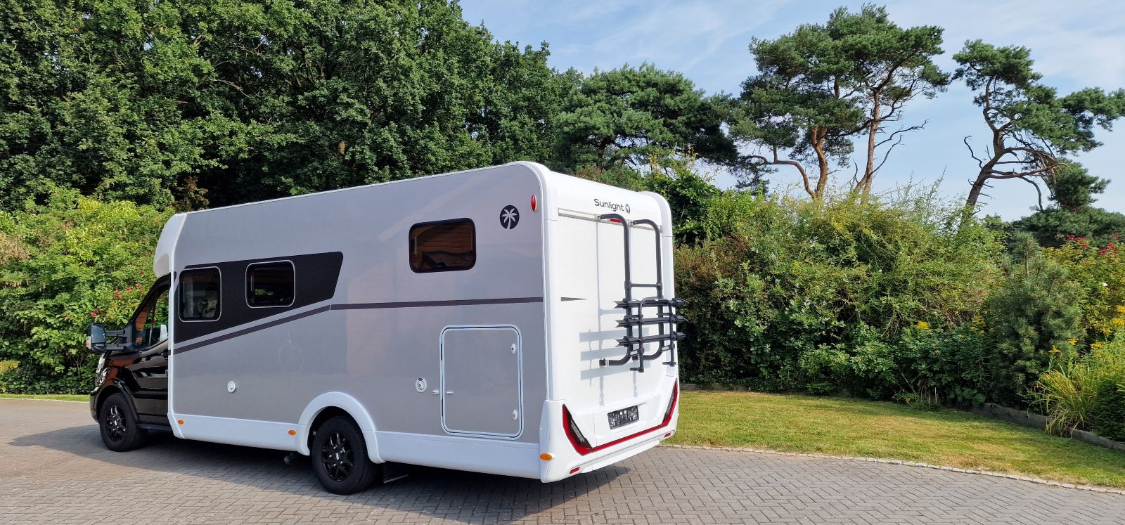 Wohnmobil Sunlight T 680 Automatik mit vollautomatischer Sat Anlage, Doppel Din Radio, Navi, Rückfahrkamera, Fahrradträger und Markise – 4