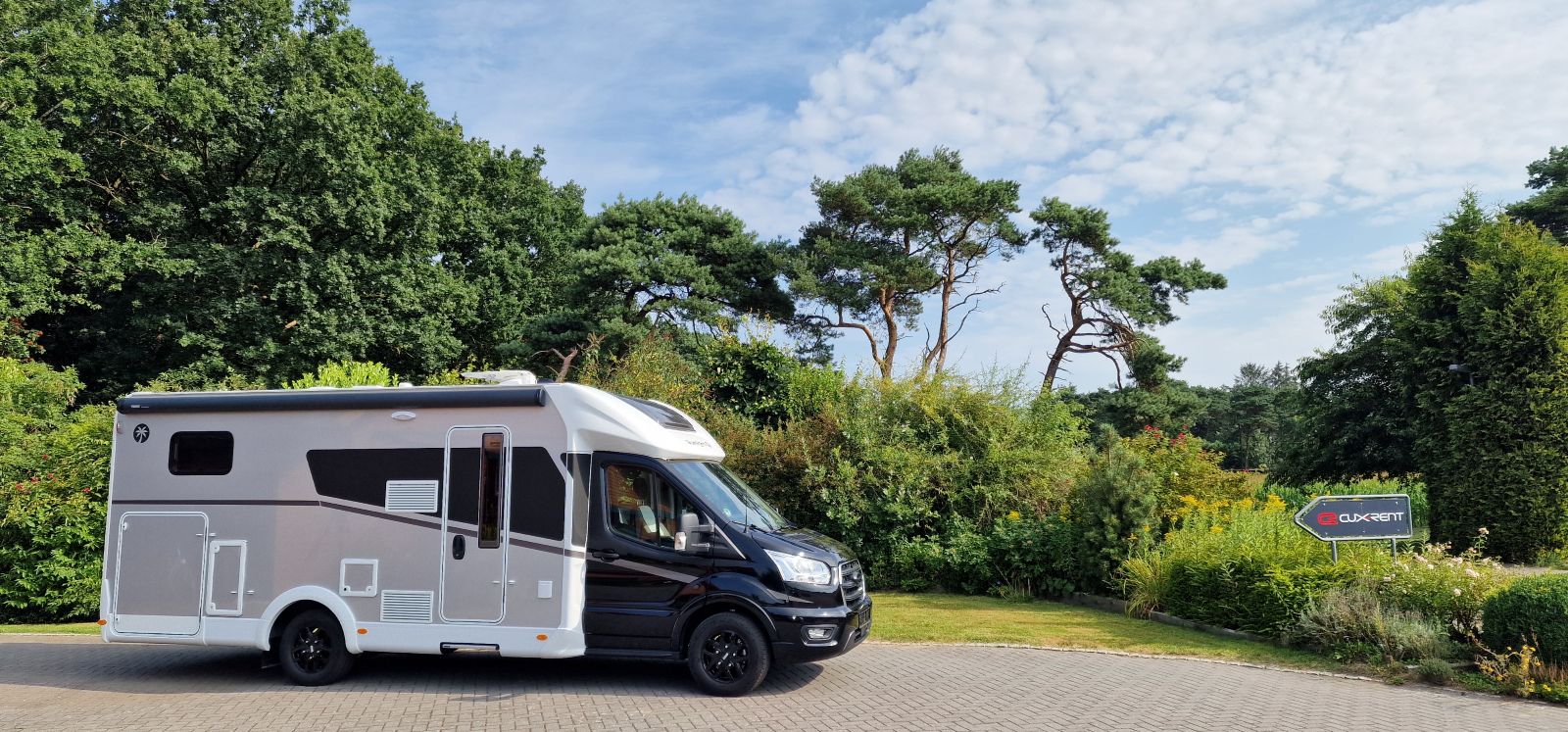Wohnmobil Sunlight T 680 Automatik mit vollautomatischer Sat Anlage, Doppel Din Radio, Navi, Rückfahrkamera, Fahrradträger und Markise – 3