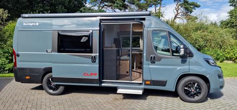 Sunlight Cliff 640 mit Anhängerkupplung, Längsbetten, Doppel Din Radio, Navi, Rückfahrkamera, Markise und ggf. Fahrradträger – 2