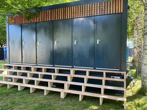 EVENT - 12-Kabinen-Sanitärcontainer/ WC-Container/ Toilettencontainer Damen/ Herren, Veranstaltung / Messe-Container 20 Fuß mieten – 4