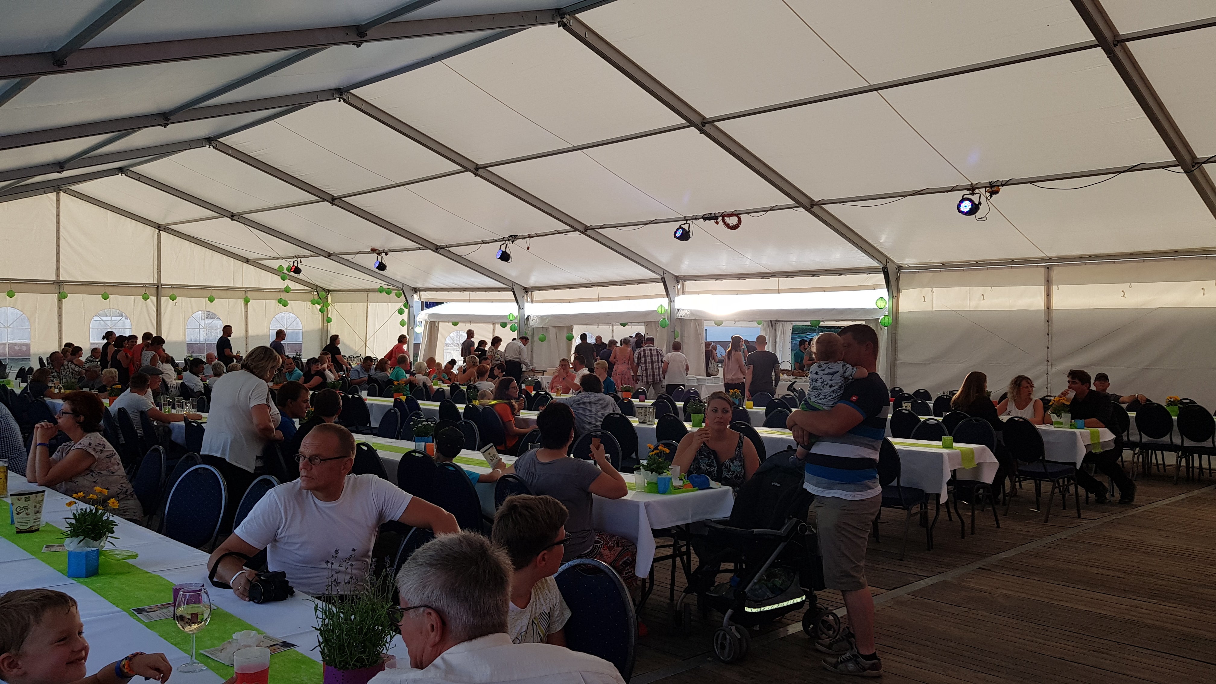 Fest- und Partyzelt 30 x 10m – 4