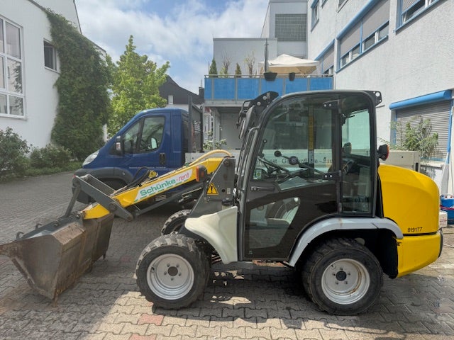 Radlader Mieten - Kramer mit Wanne und Gabeln