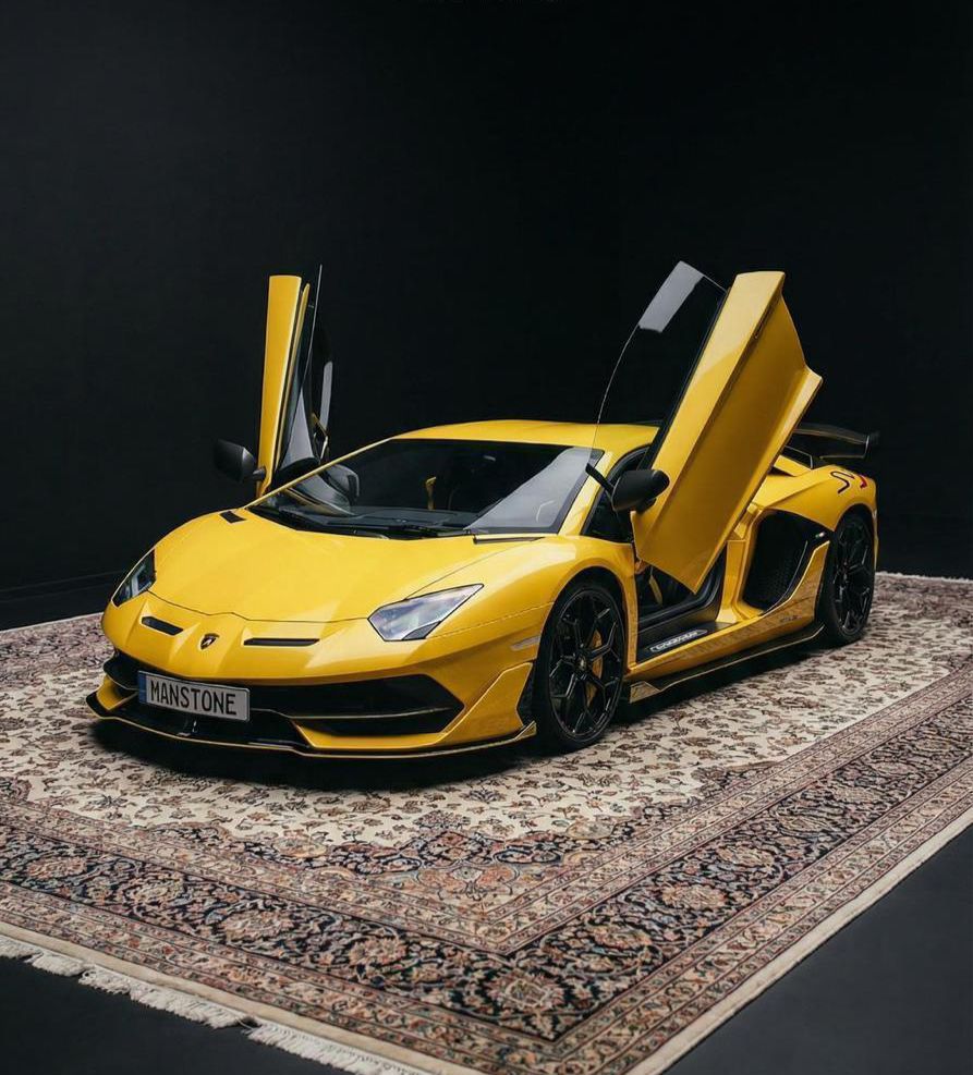 Lamborghini Aventador SVJ 01 di 900 Mieten Sportwagen Mieten