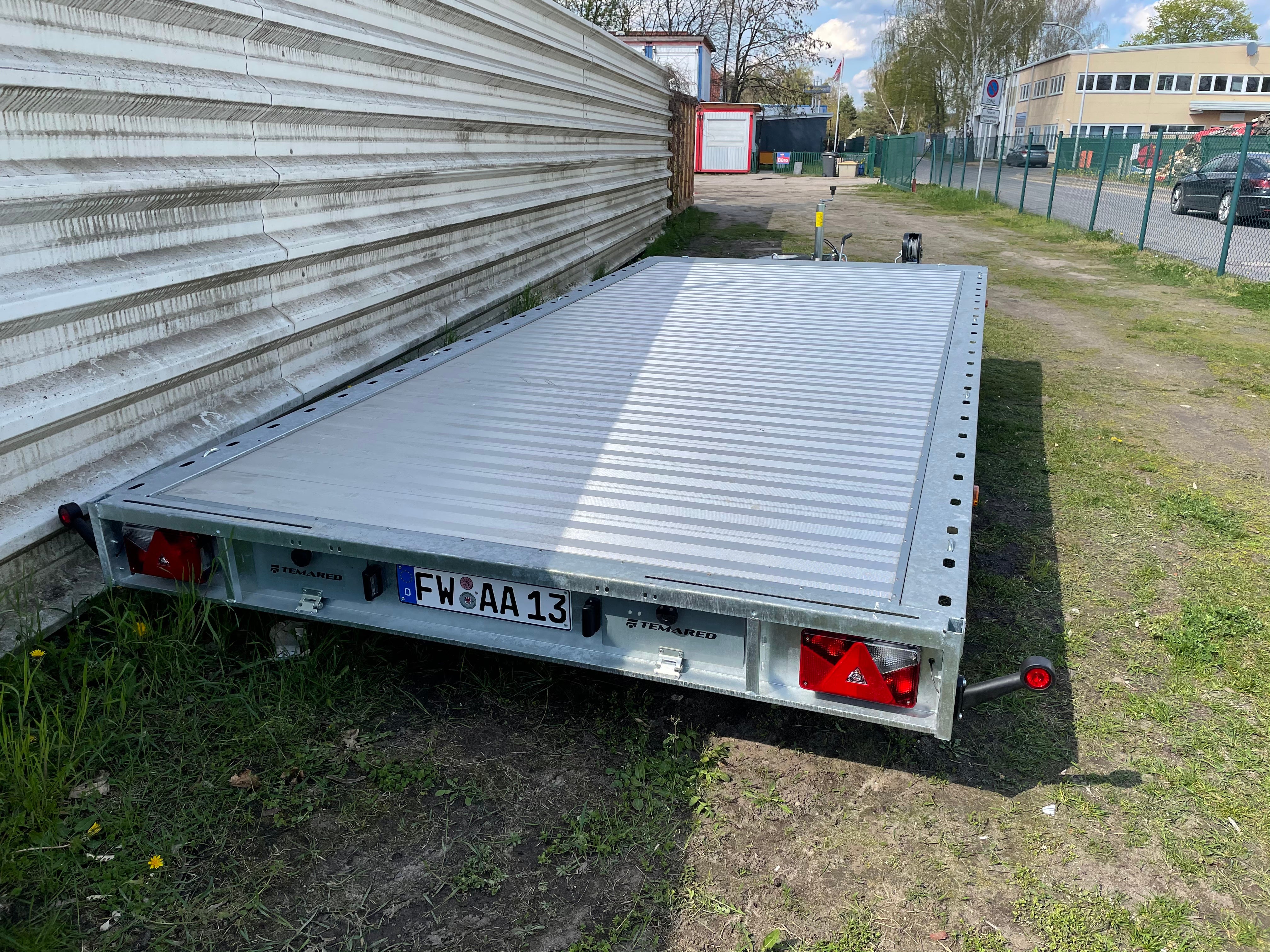 3t Autotrailer 4,5m x 2,15m Plattform Anhängerverleih Auto Transport Autotrailer Quad Kfz Krad Anhängervermietung Motorrad