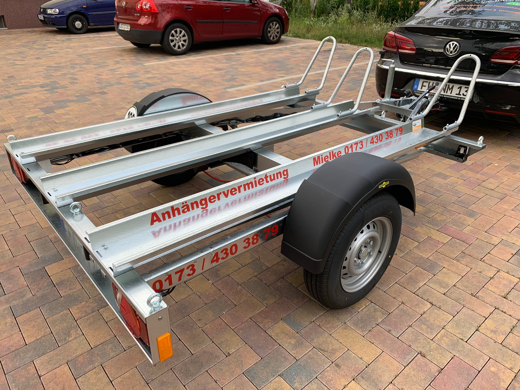 1000 kg für 3 Motorräder Motorradanhänger Gebremst Motorrad Moped Roller Trailer Anhänger mieten