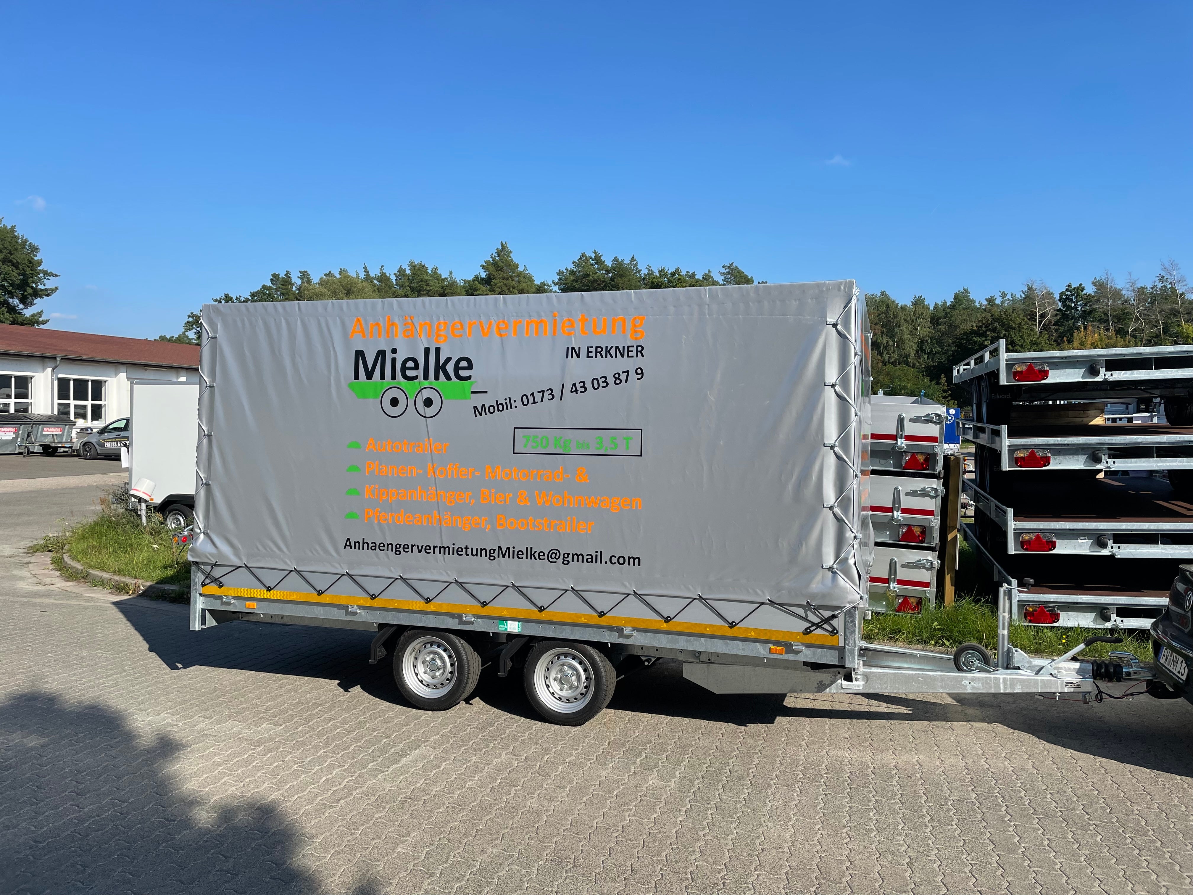 2 Tonnen Planenanhänger 4m x 1,8m x 1,8m  Anhänger Trailer Anhängervermietung Umzug – 2