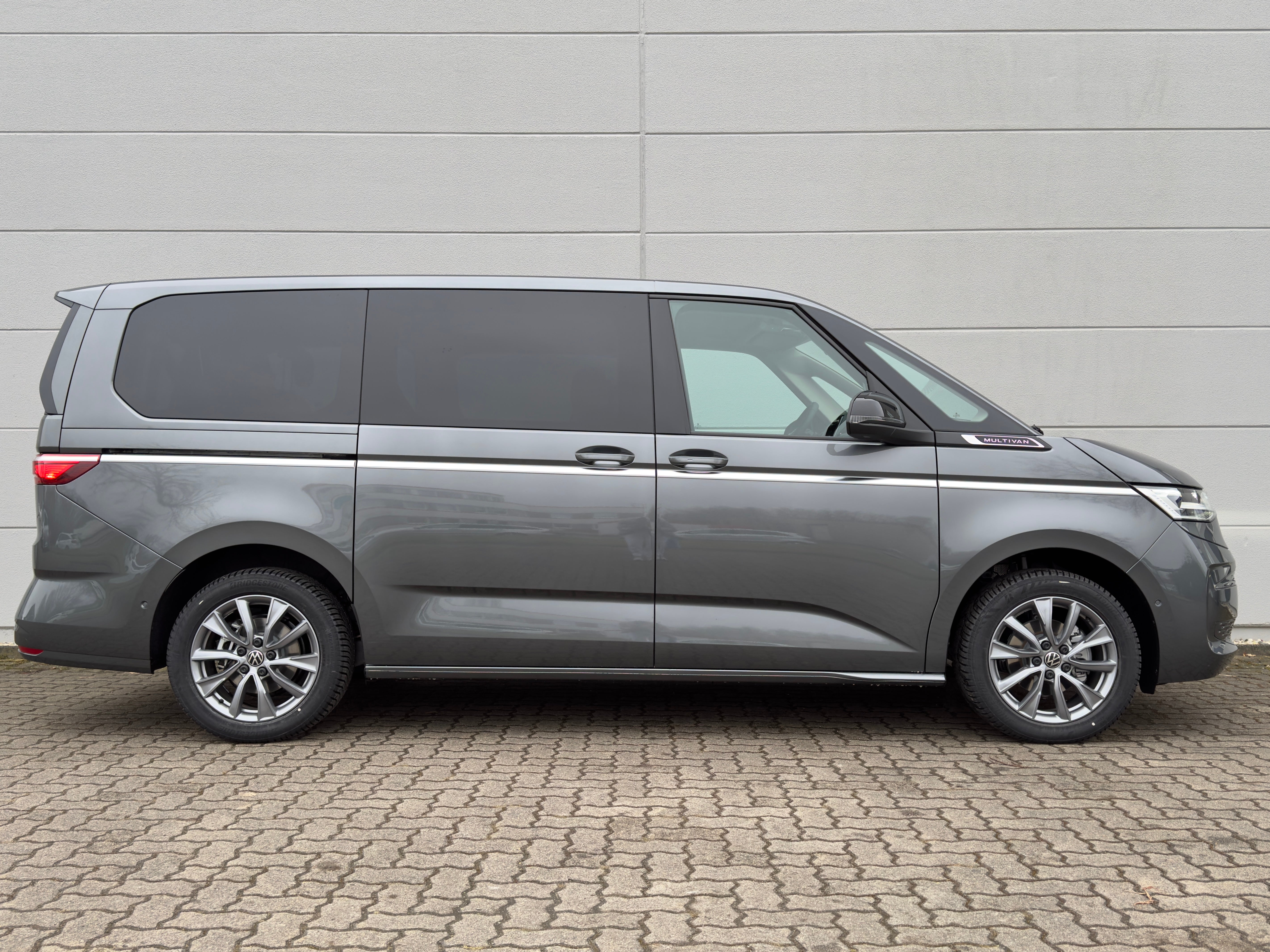 VW T7 Multivan Lang 7-Sitzer – 2