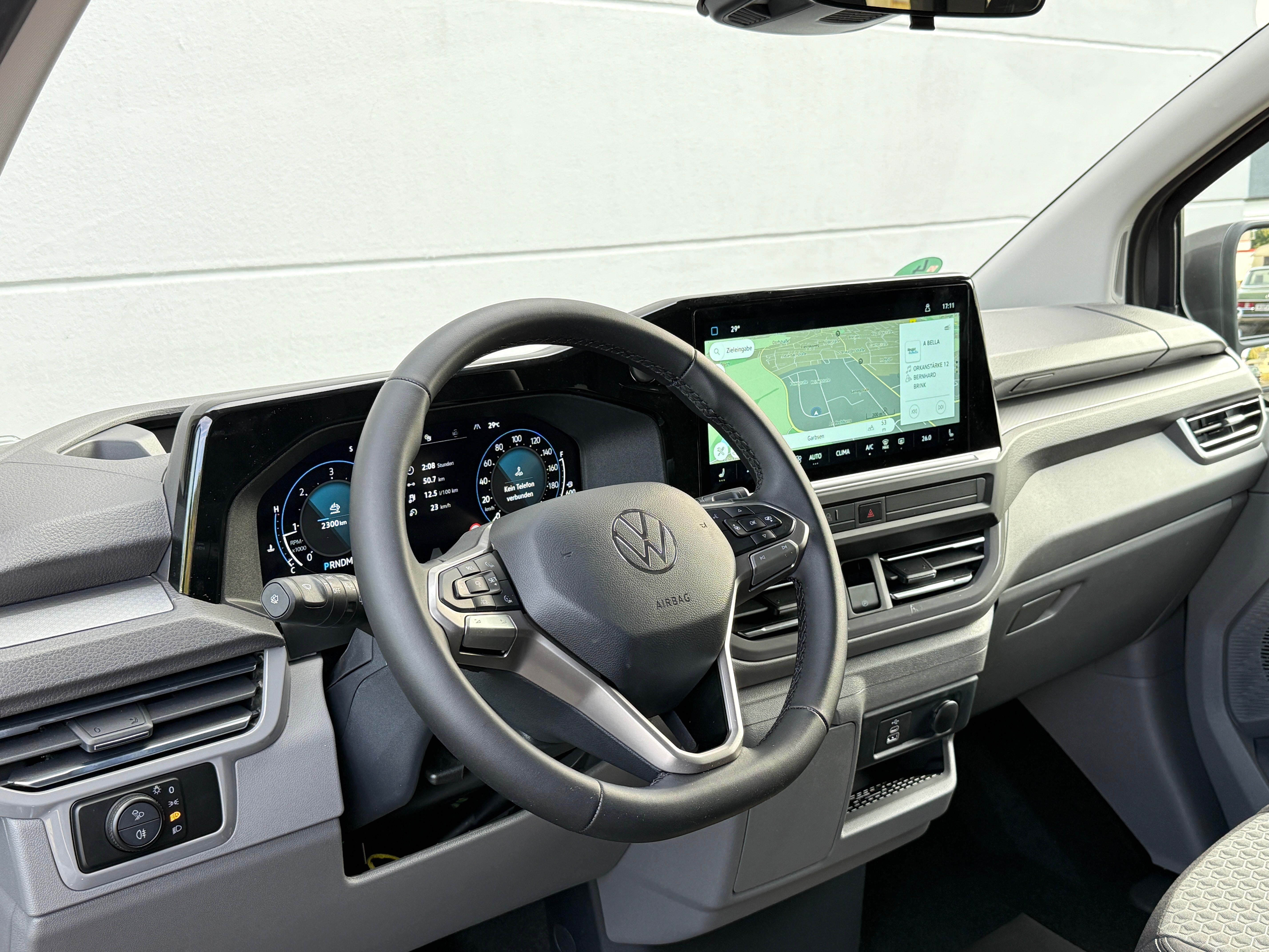 VW T7 Caravelle 9 Sitzer mieten Van mieten Automieten Luxus Bus – 4