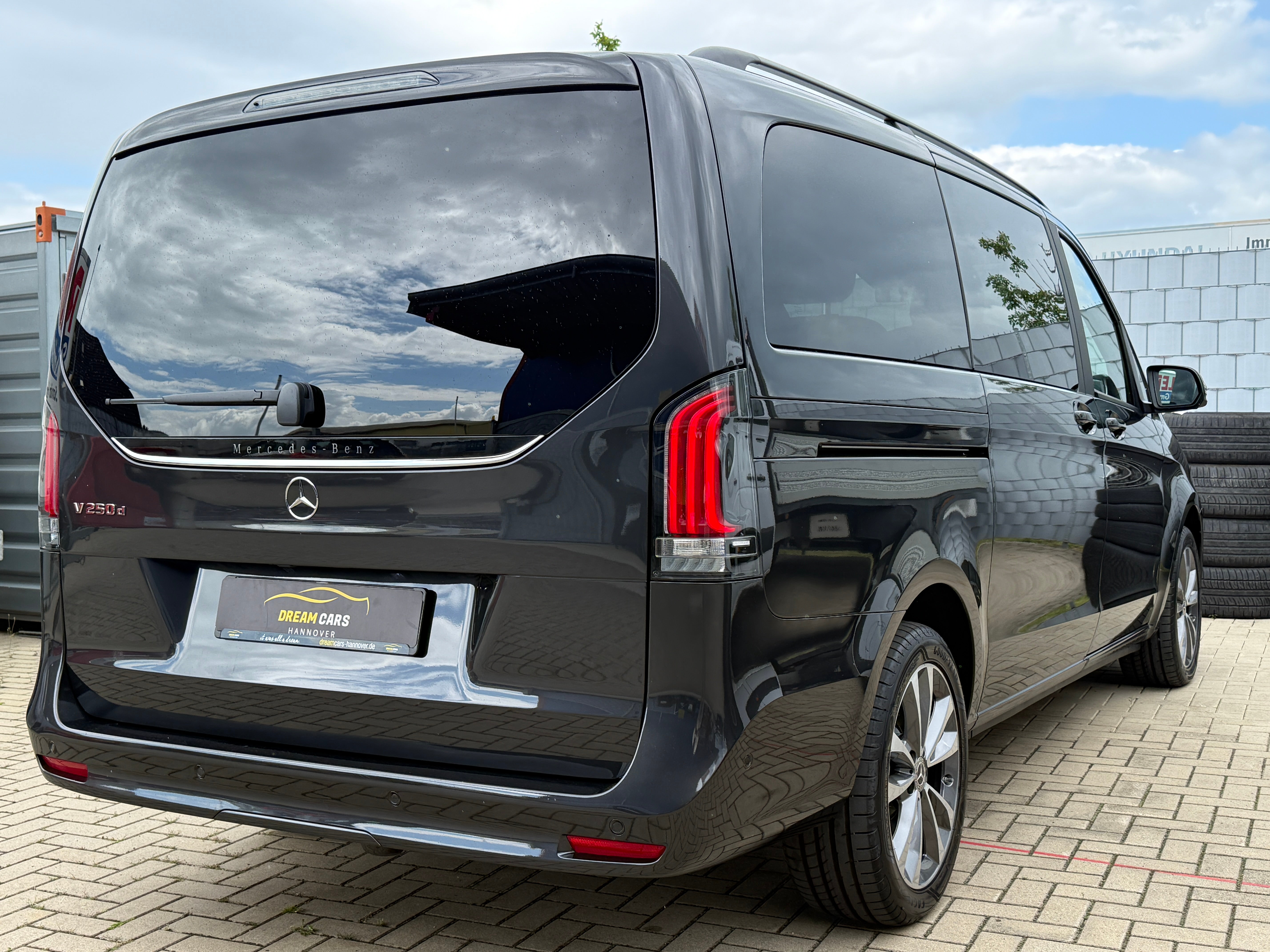 Mercedes V Klasse Lang 7 Sitzer mieten – 3