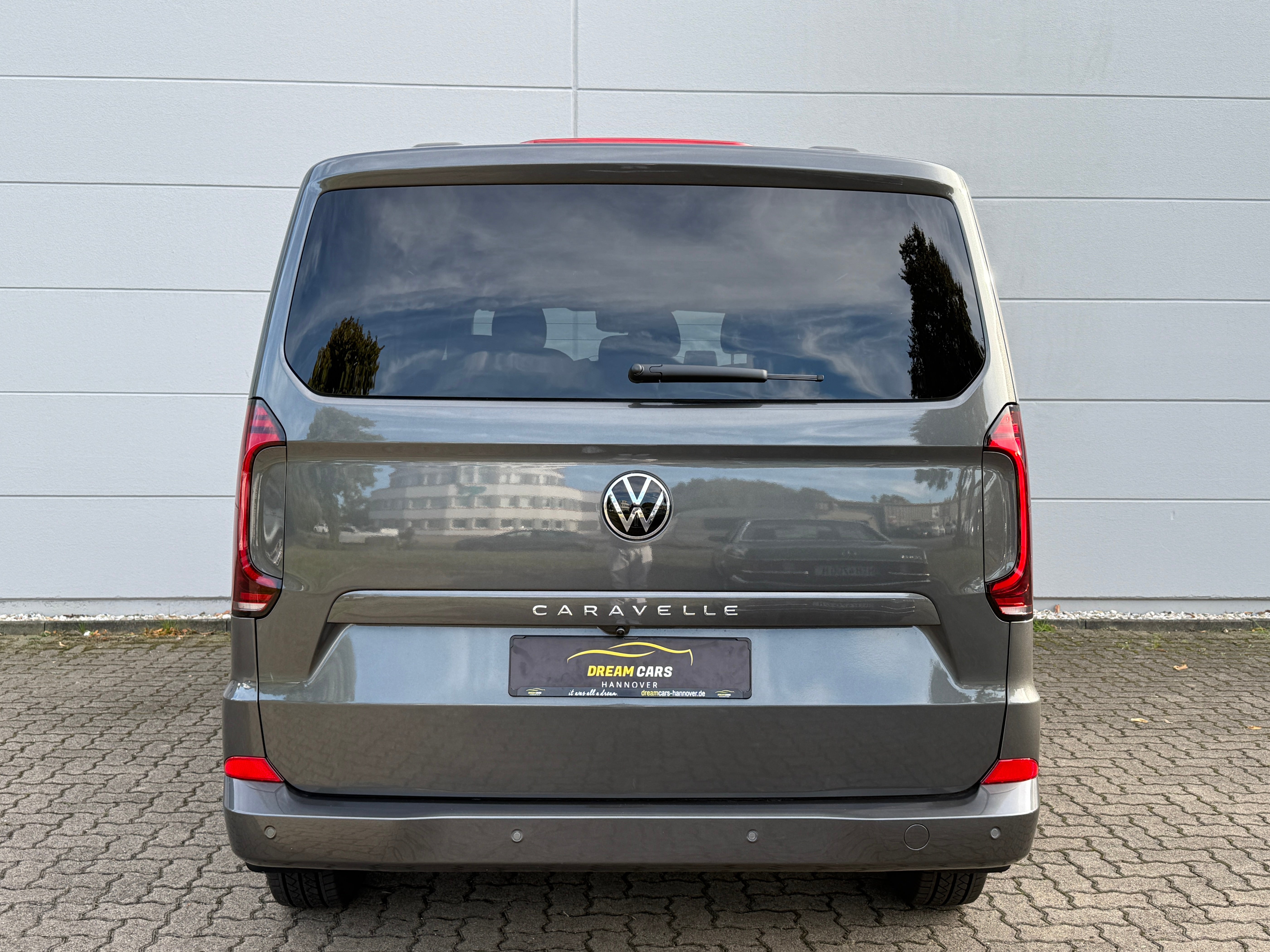 VW T7 Caravelle 9 Sitzer mieten Van mieten Automieten Luxus Bus – 3
