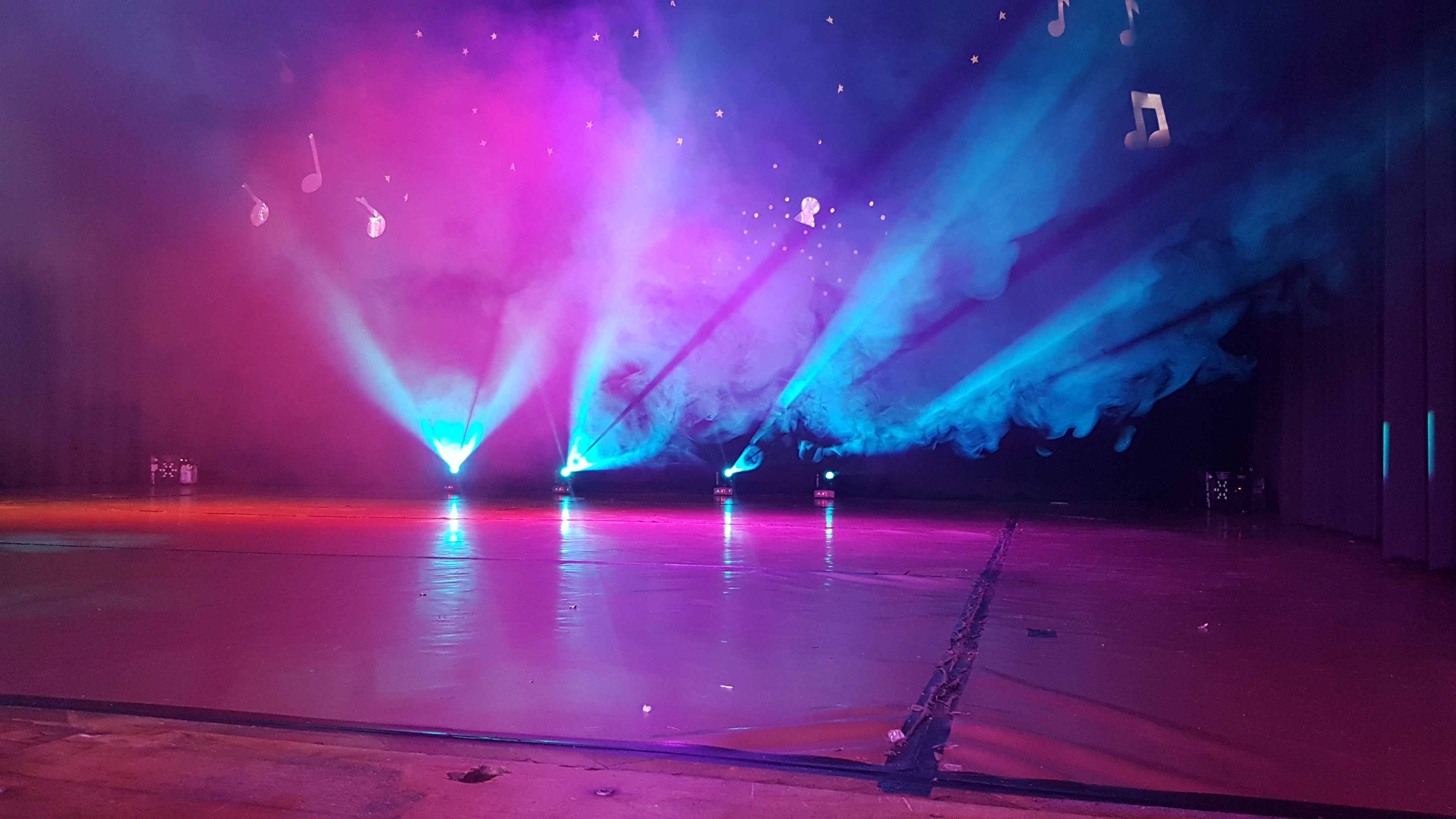 Lichtanlage Partylicht Lichteffekte Lichttechnik Scheinwerfer Dekobeleuchtung Party Strahler Nebelmaschine Beleuchtung Zeltbeleuchtung mieten bei HIRES-EVENT.DE