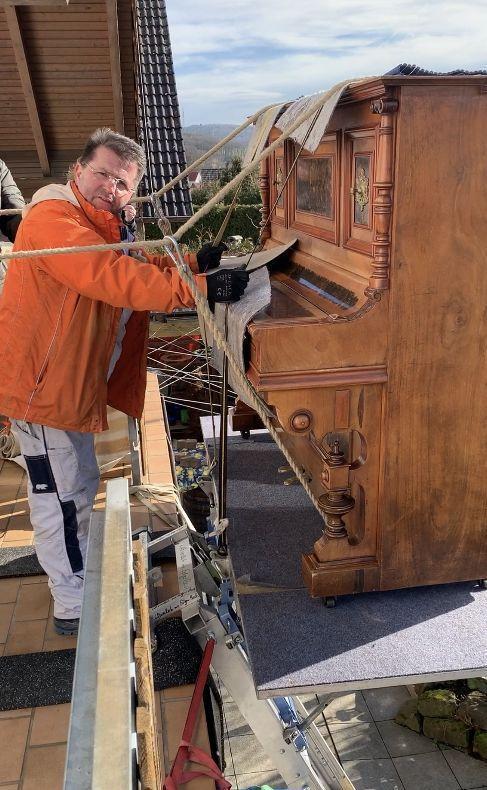 Möbellift Möbelaufzug Schrägaufzug Schräglift Stecklift Steckaufzug Umzuglift Umzugaufzug Umzugslift Umzugsaufzug Umzug Auszug Einzug mieten