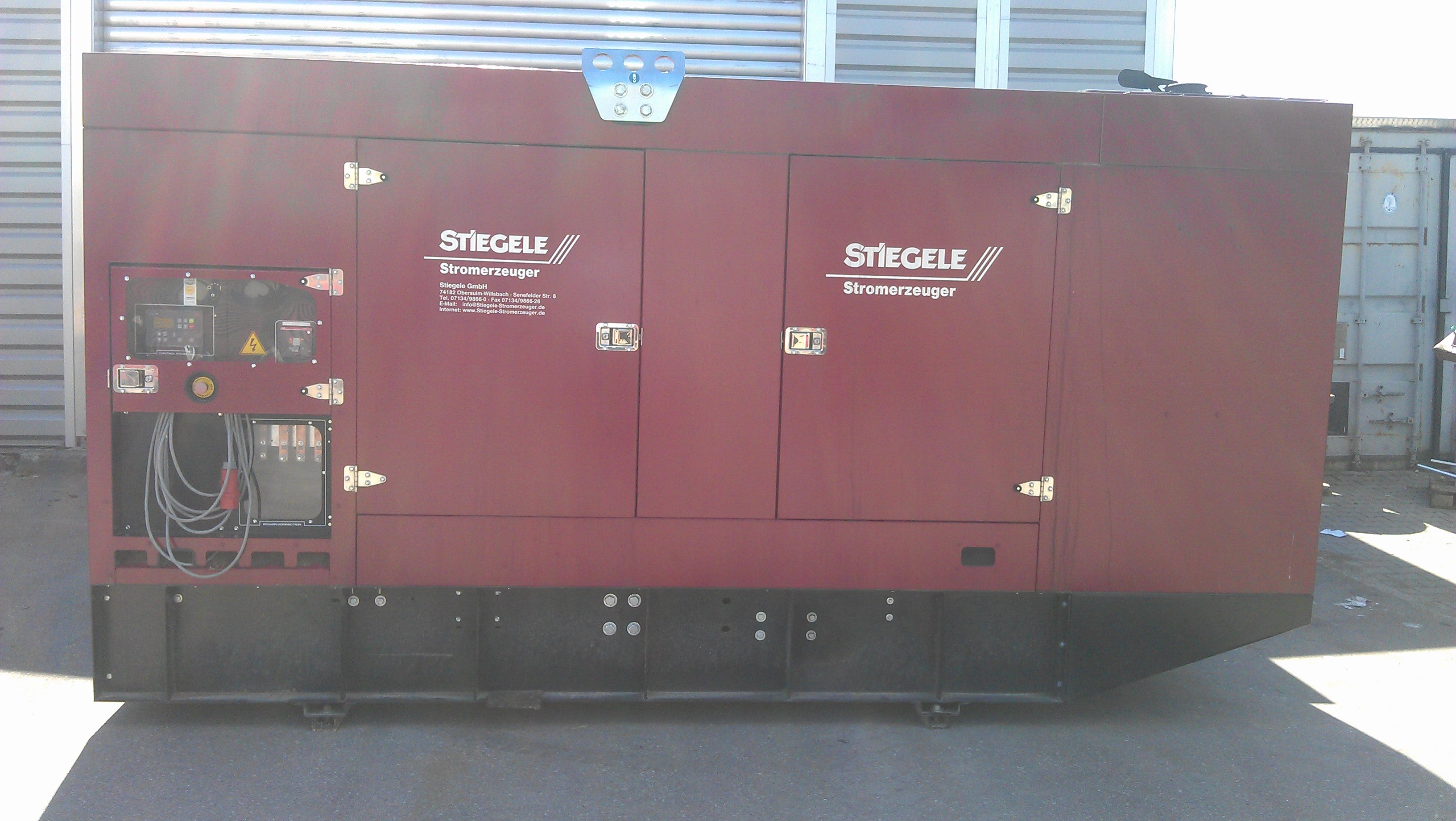 Stationäres Mietstromaggregat 440 KVA / 352 kW