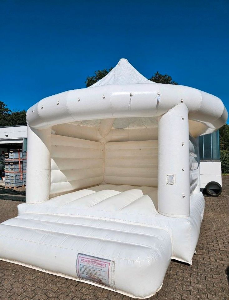 Hüpfburg mieten in Erlensee bei lion-rent