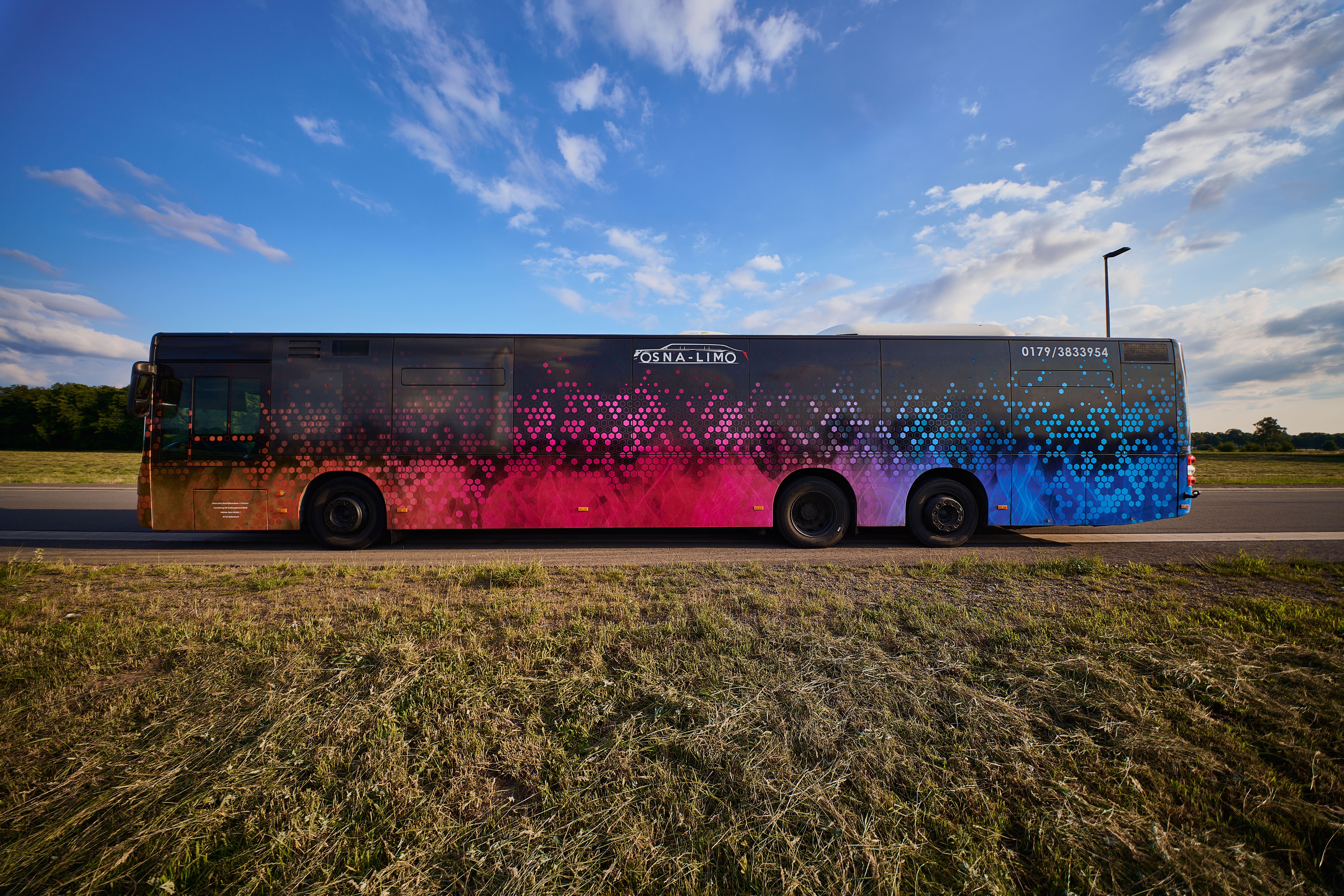 Partybus mit Getränkeflat und Barkeeper