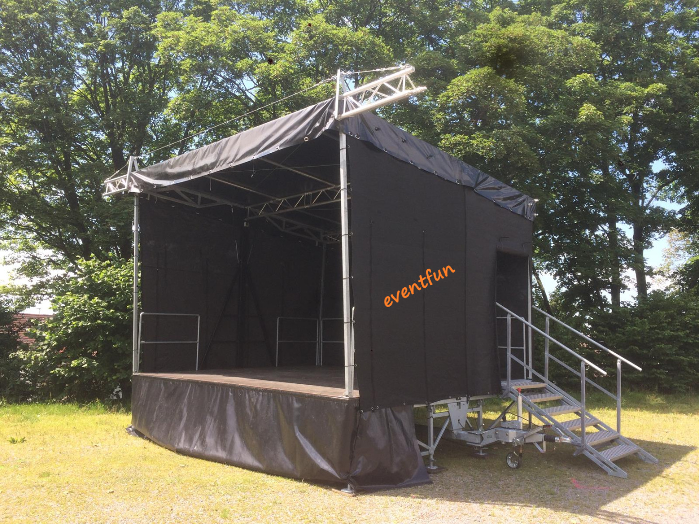 Bühne / Eventbühne / Konzertbühne von 20qm bis 50qm – 2