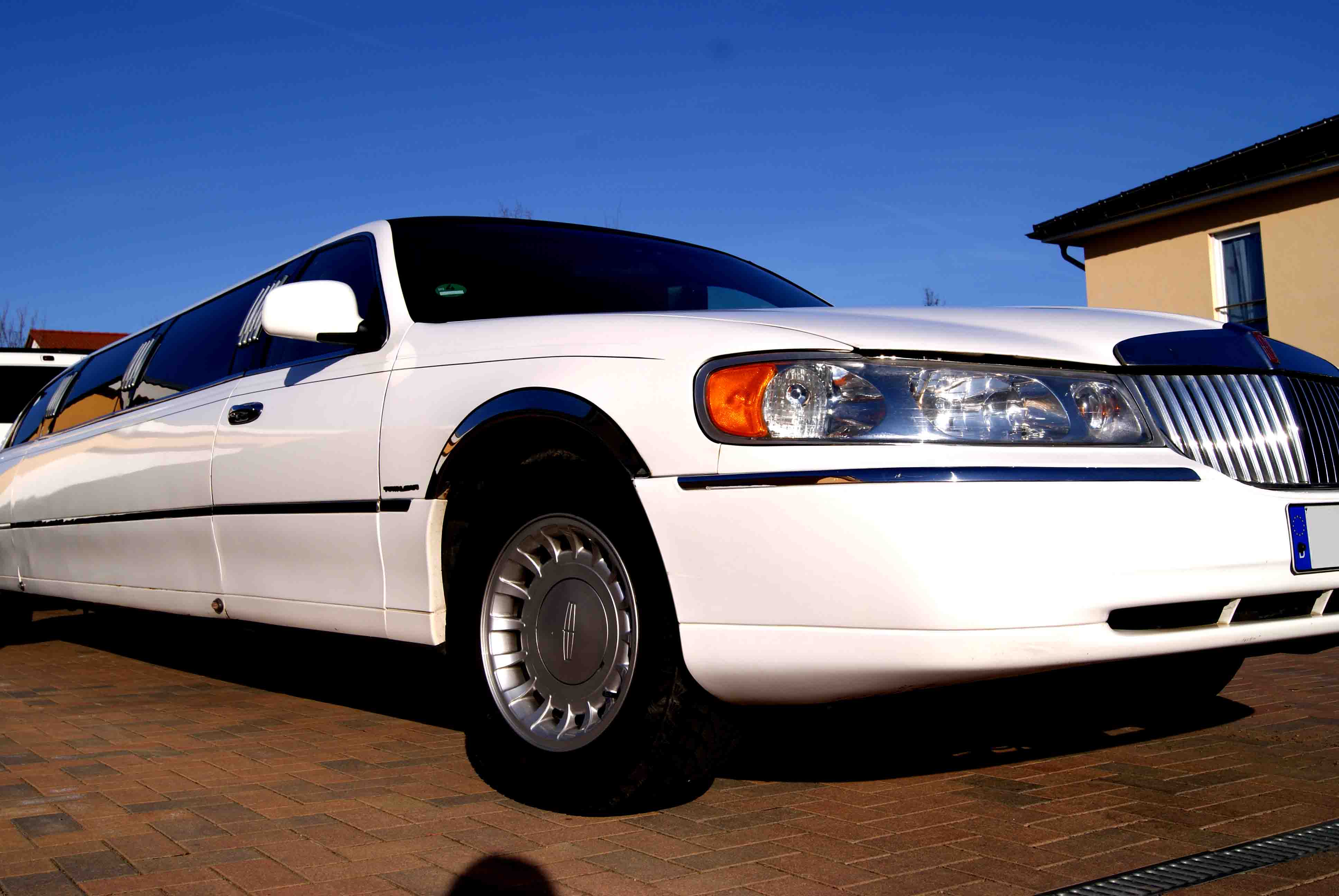 Lincoln Towncar Stretchlimousine als Hochzeitsfahrzeug – 3