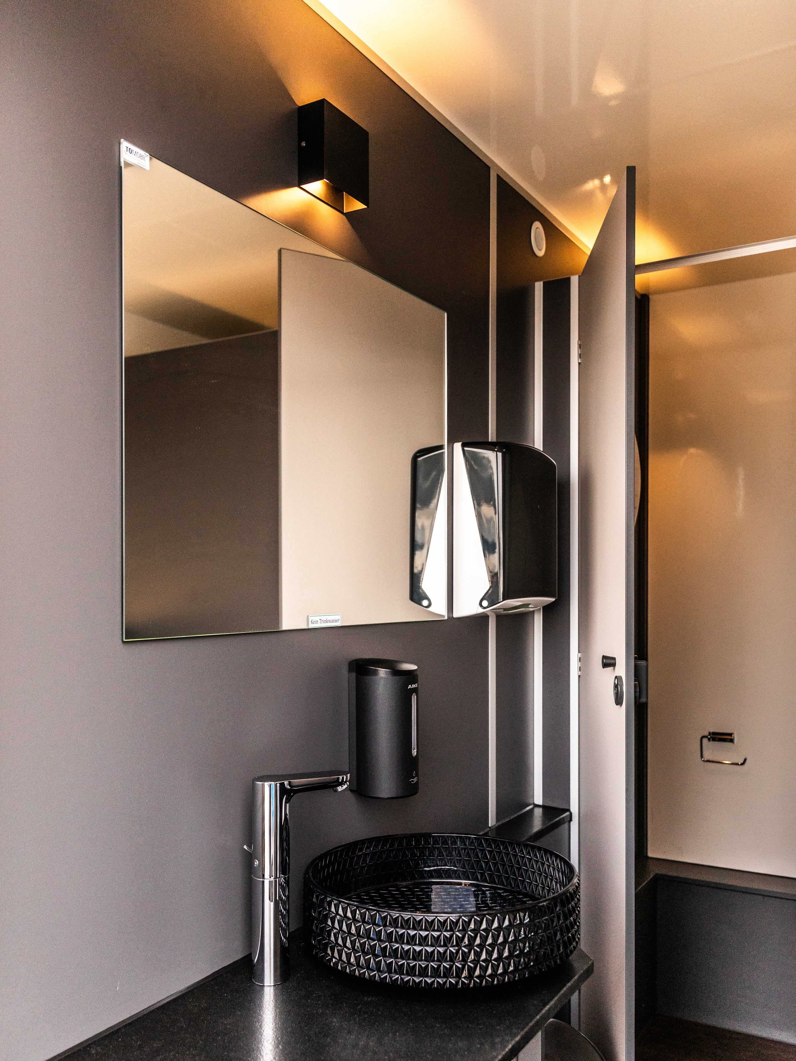 VIP-Toilettenwagen AUTARK – 3