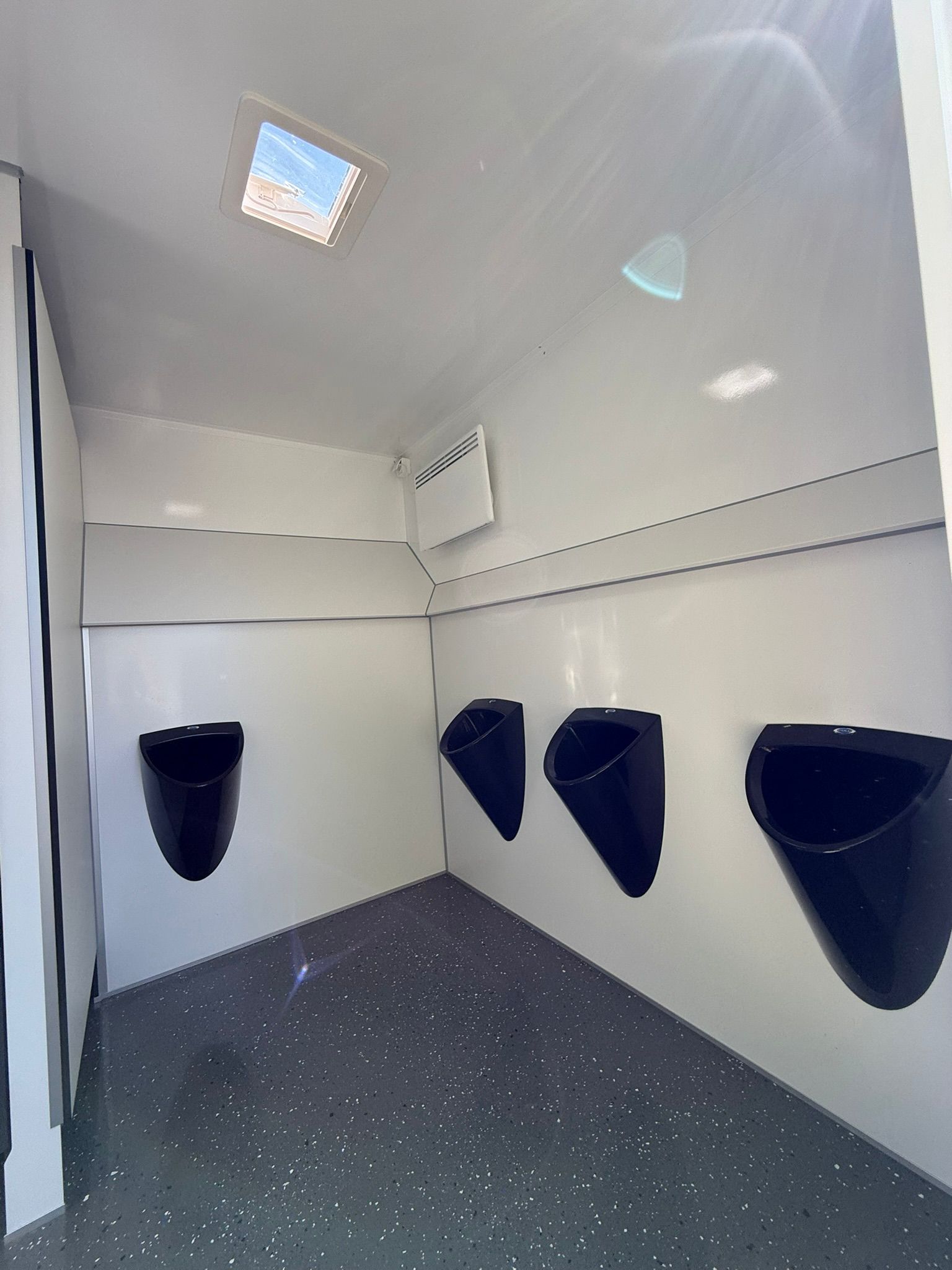 XL-Toilettenwagen zu Vermieten – 2