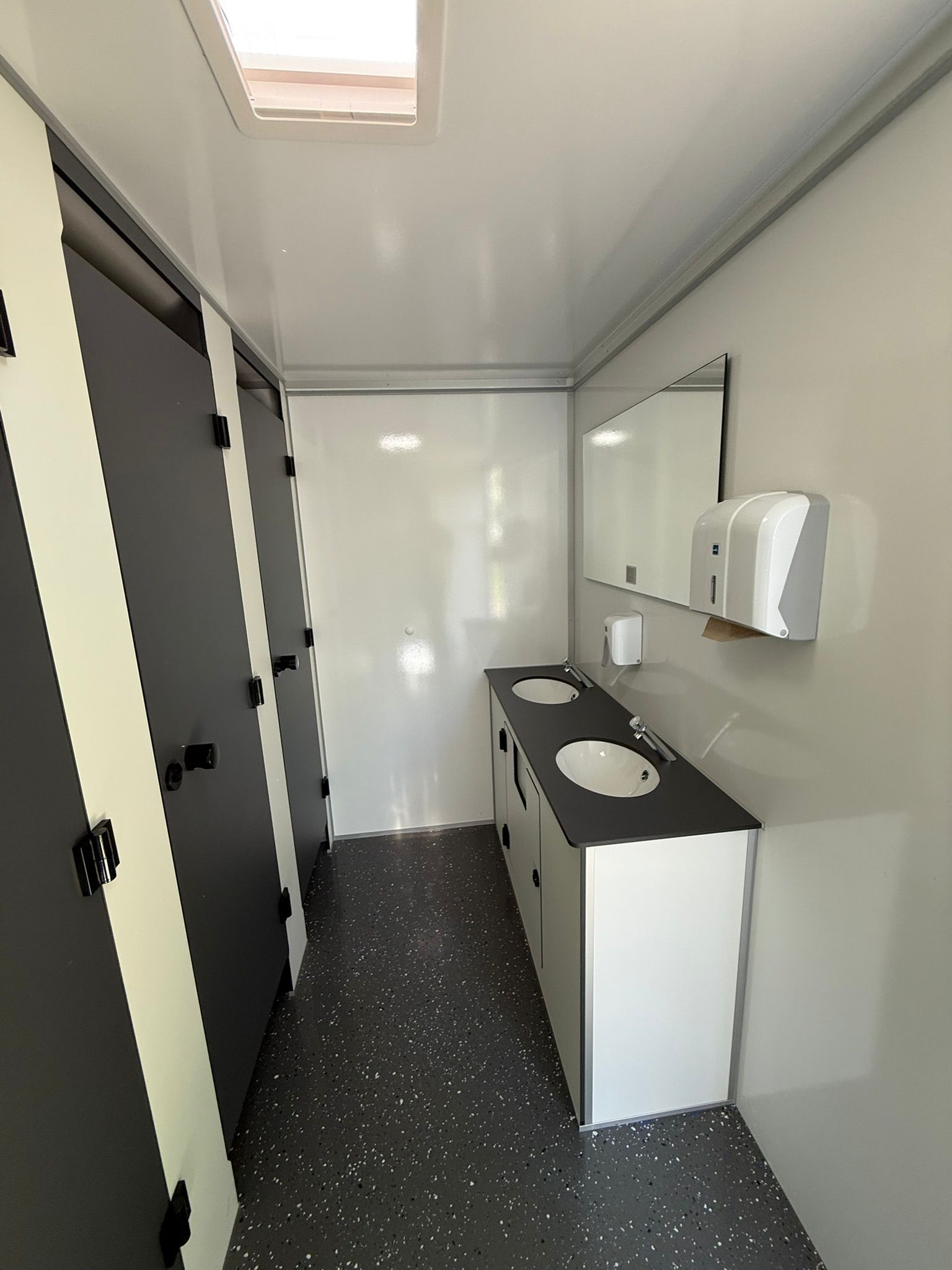 XL-Toilettenwagen zu Vermieten – 4
