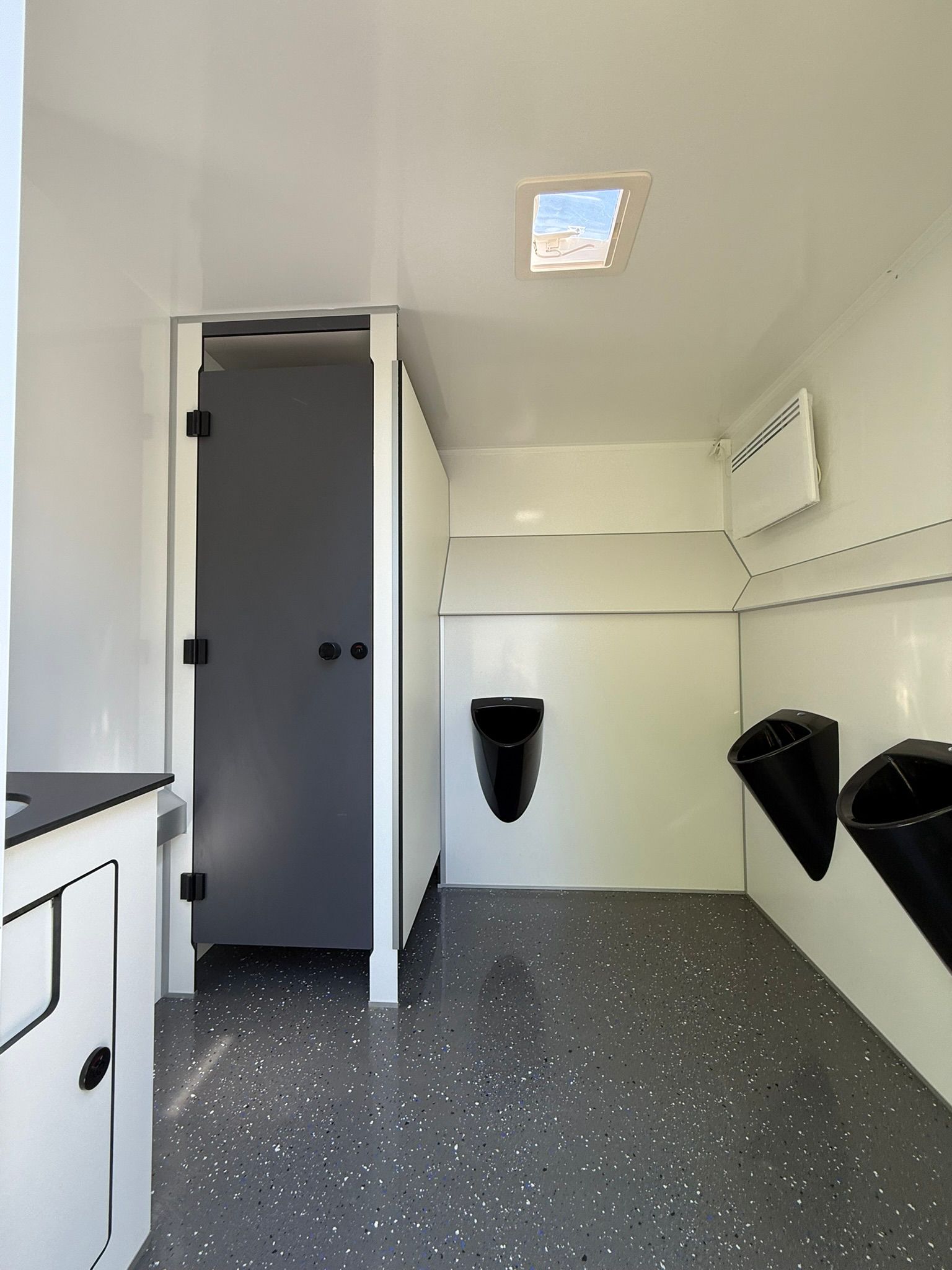 XL-Toilettenwagen zu Vermieten – 3