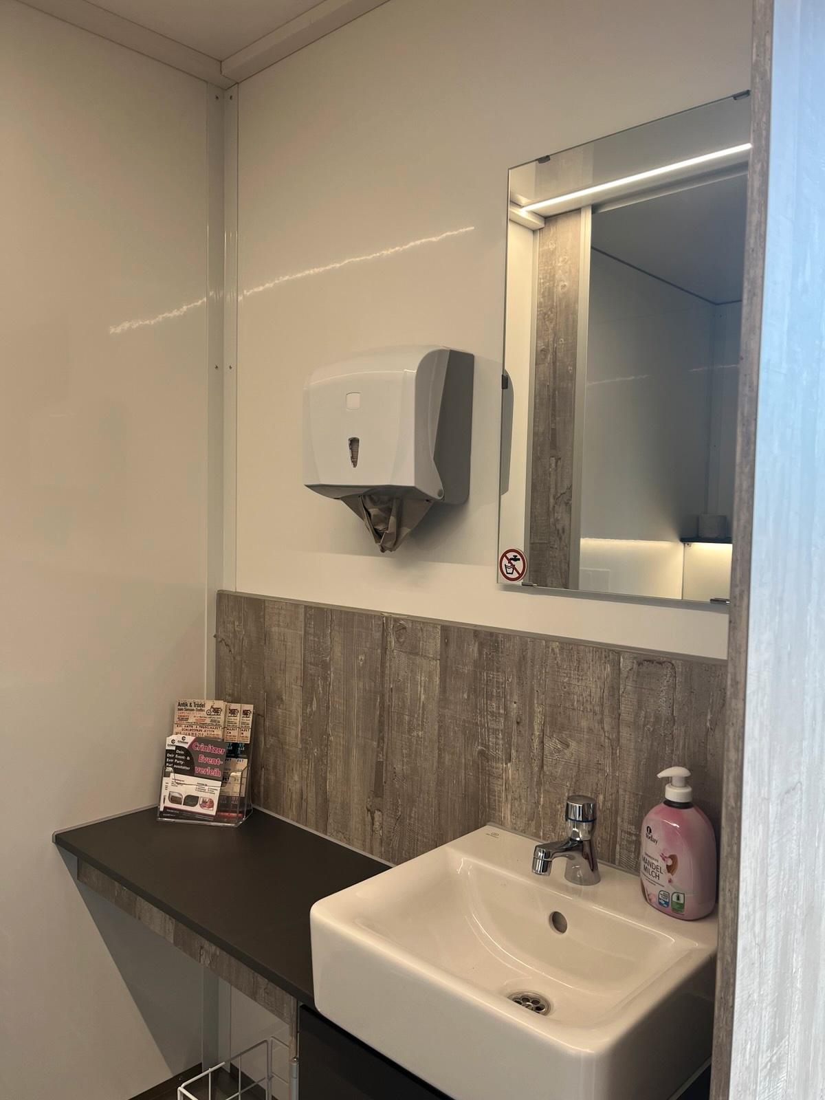 Toilettenwagen Toilettenanhänger – 3